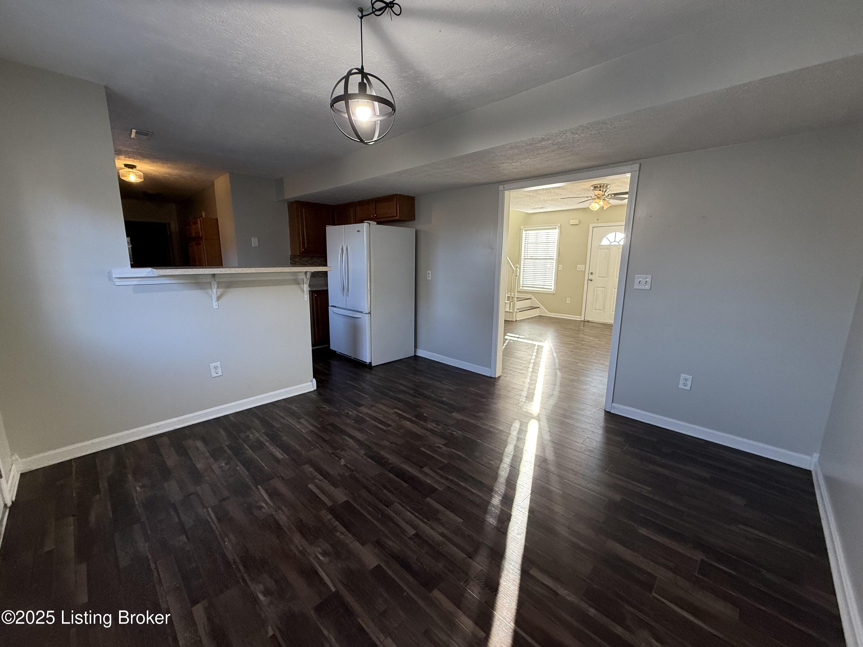 111 Calumet Ct Property Photo 5