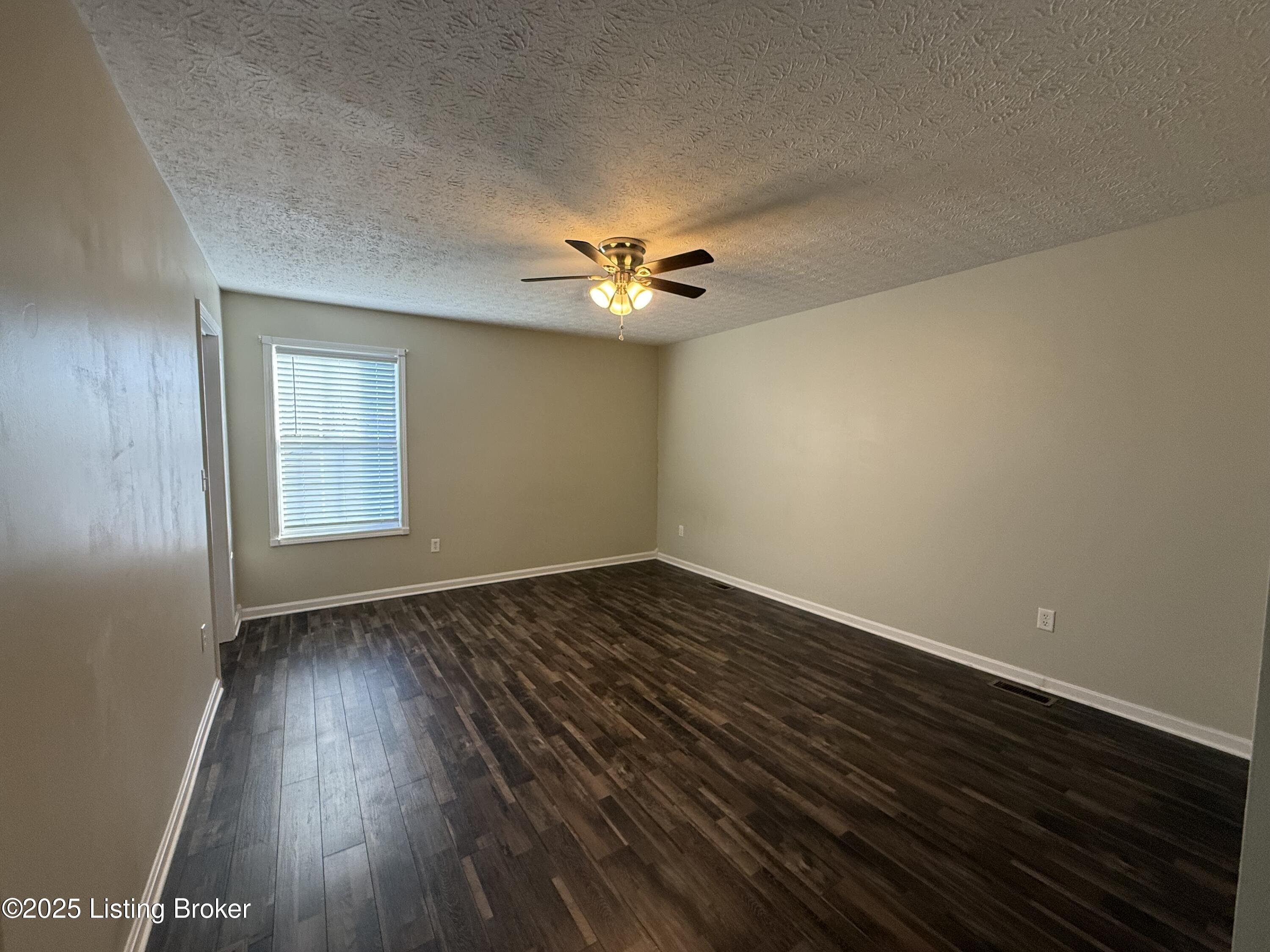111 Calumet Ct Property Photo 13