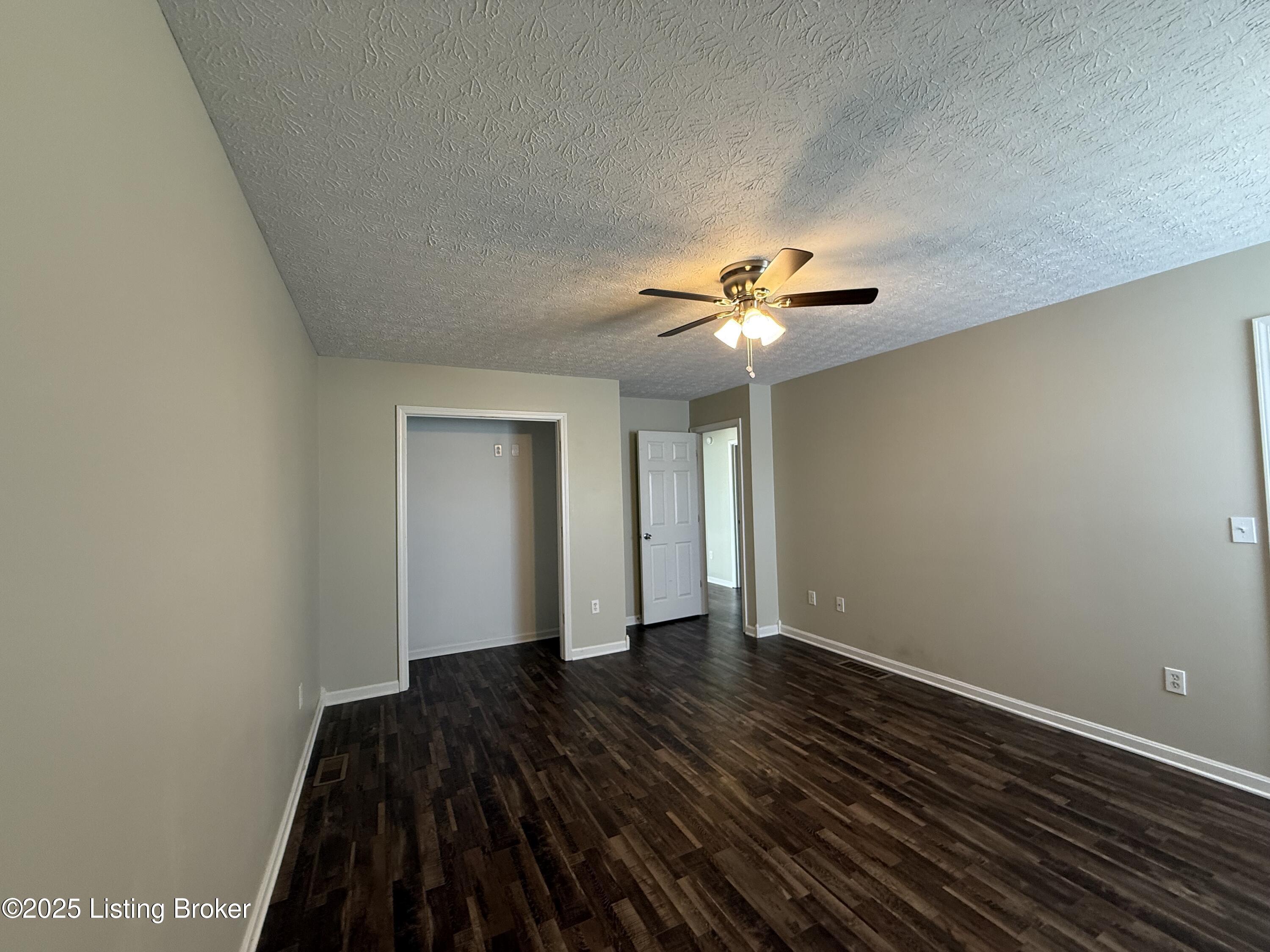 111 Calumet Ct Property Photo 14