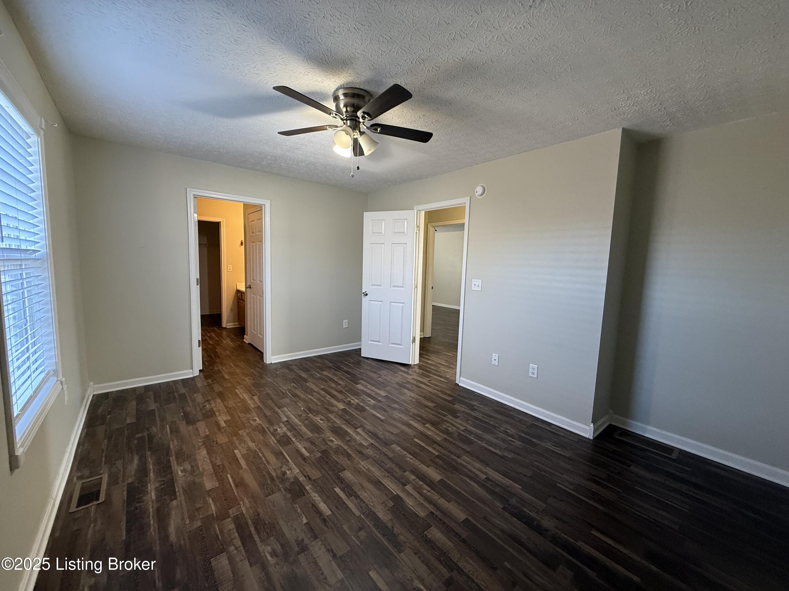 111 Calumet Ct Property Photo 17