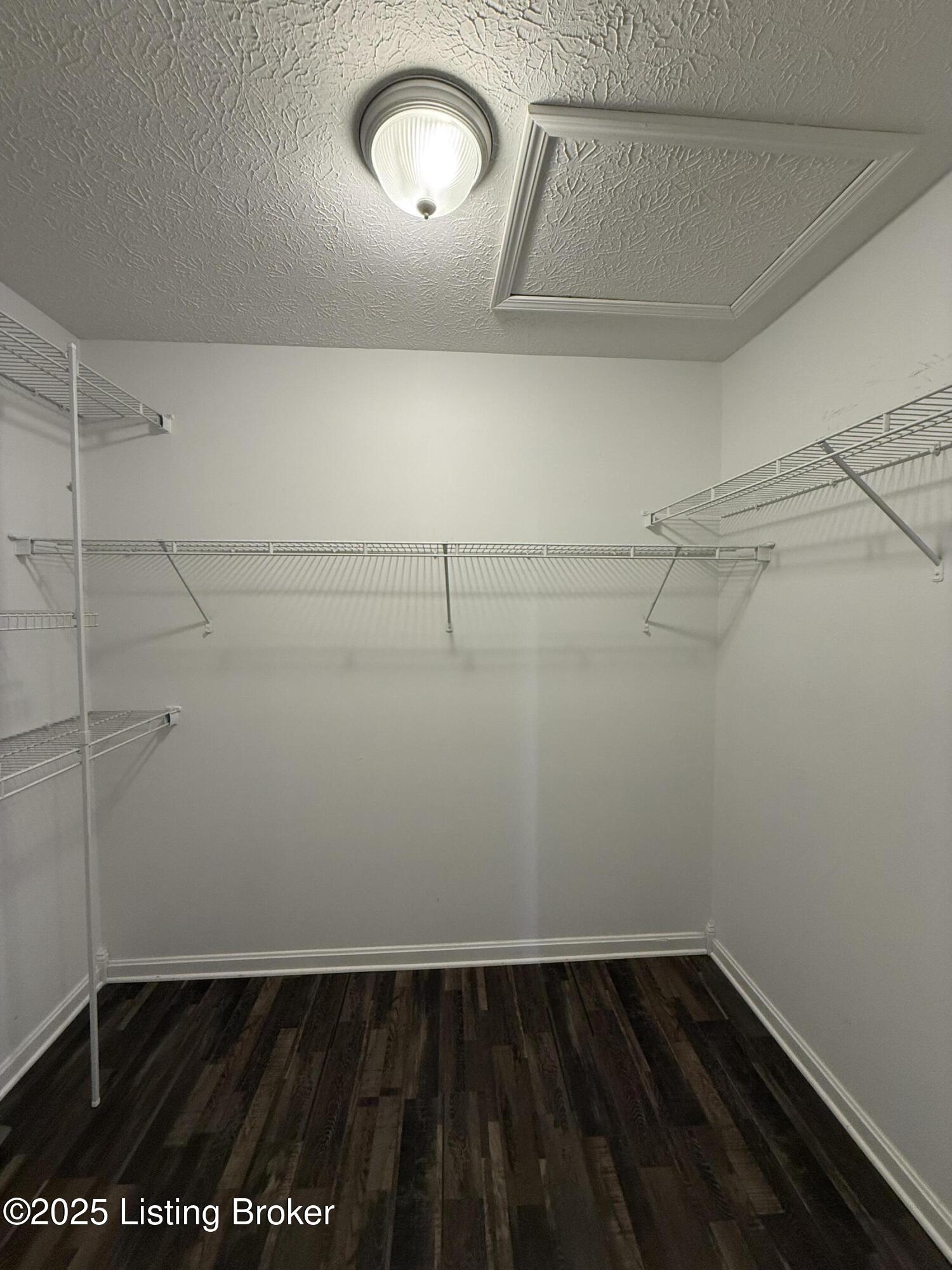 111 Calumet Ct Property Photo 21