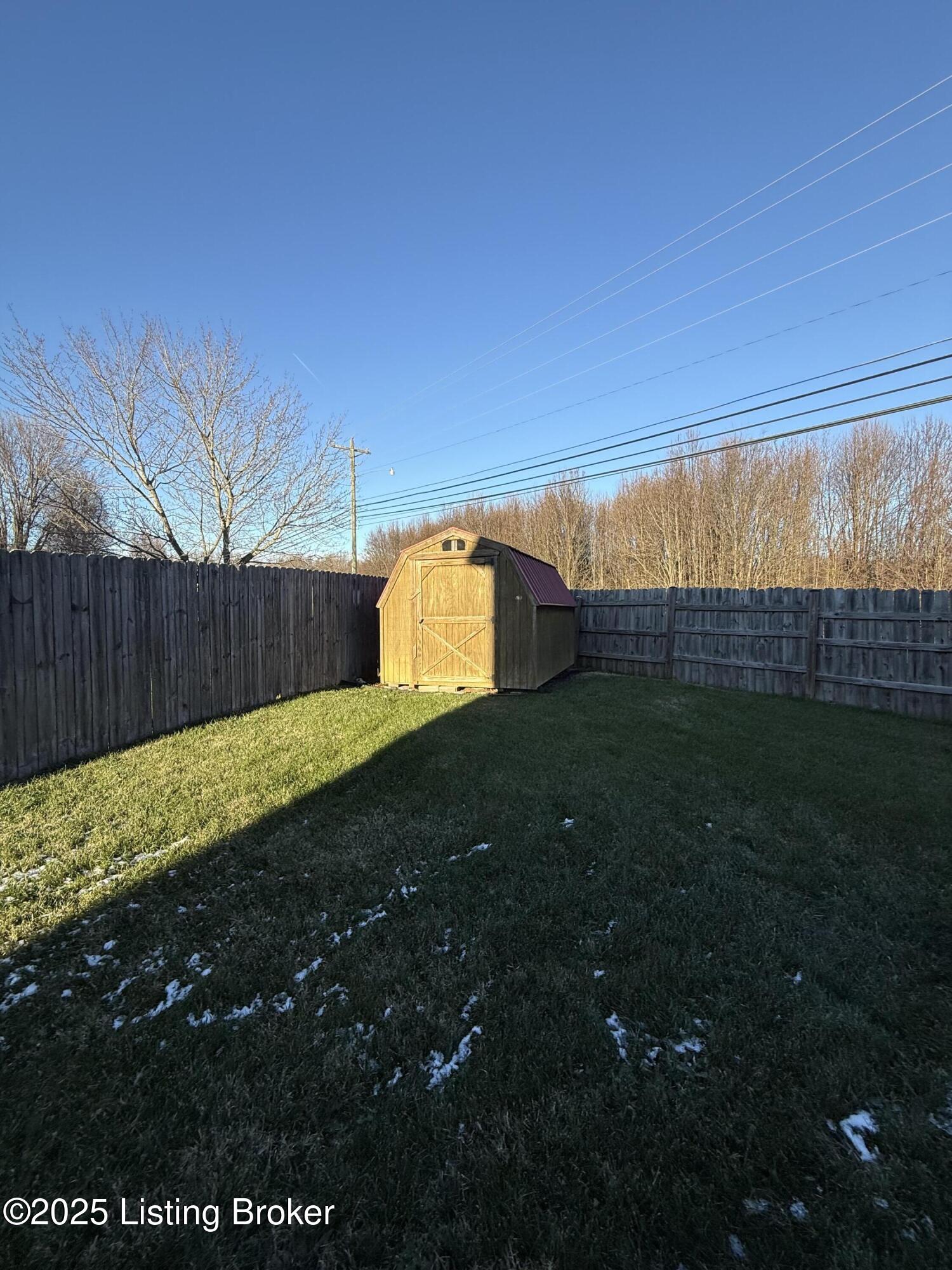 111 Calumet Ct Property Photo 28