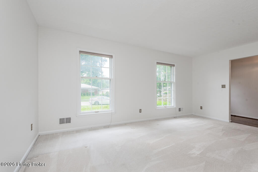 2311 Pikes Peak Blvd Property Photo 3