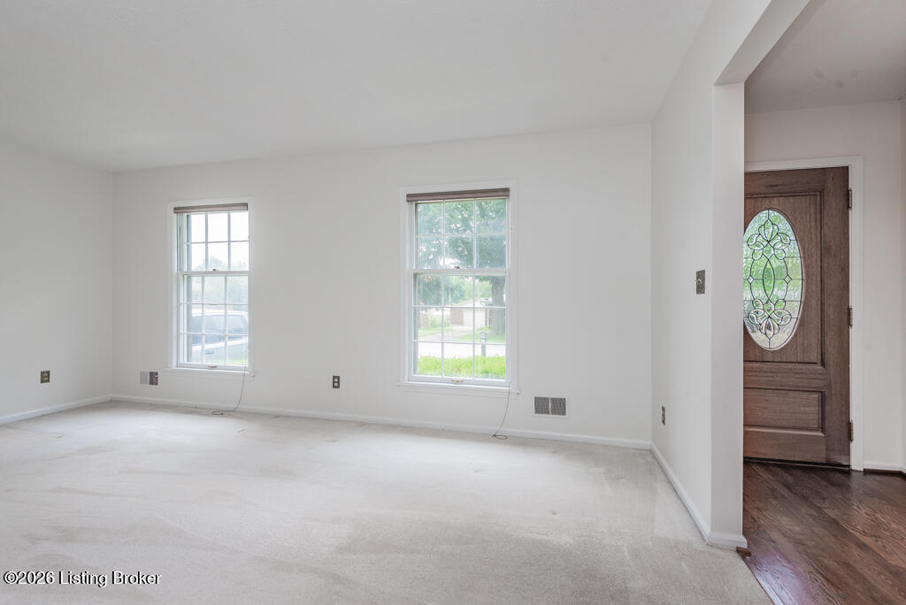 2311 Pikes Peak Blvd Property Photo 4