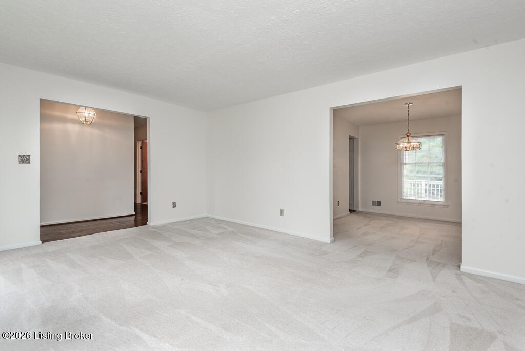 2311 Pikes Peak Blvd Property Photo 5