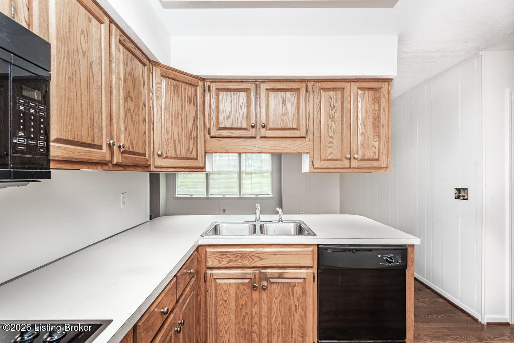 2311 Pikes Peak Blvd Property Photo 11