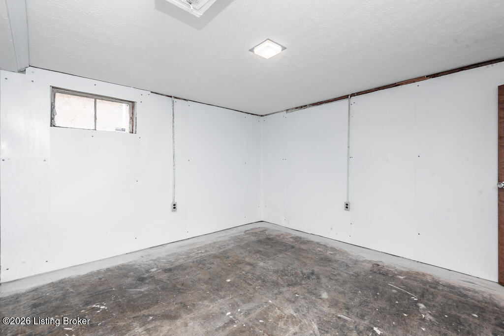 2311 Pikes Peak Blvd Property Photo 26
