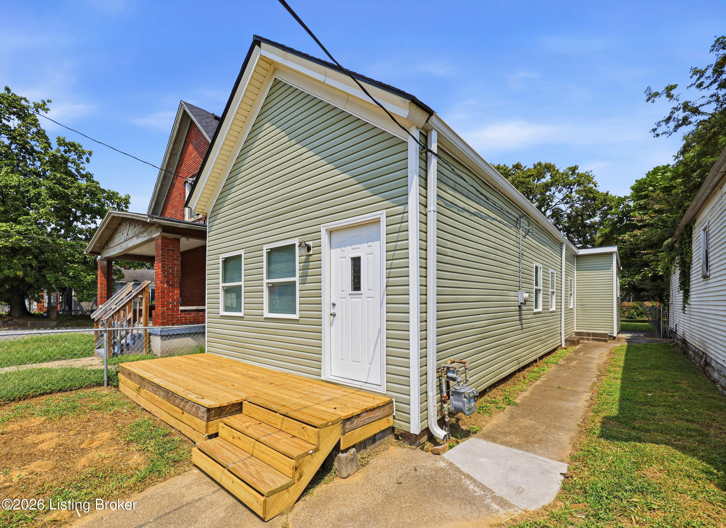 1551 Dumesnil St Property Photo 2