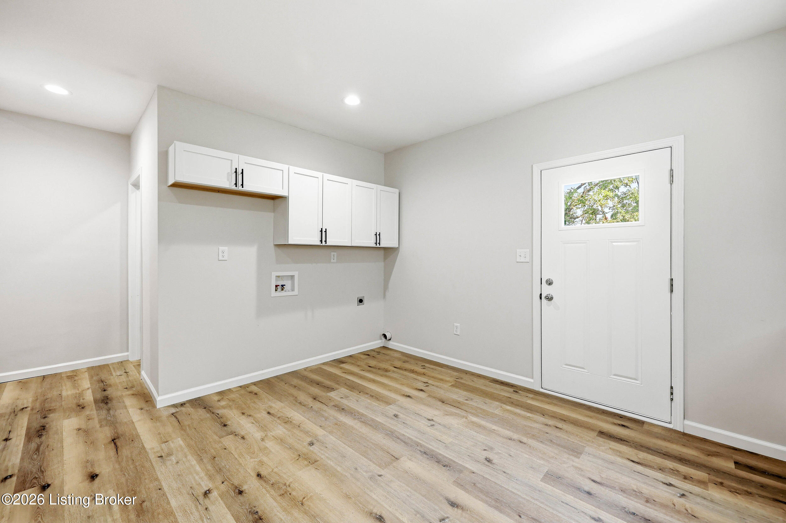 1551 Dumesnil St Property Photo 9