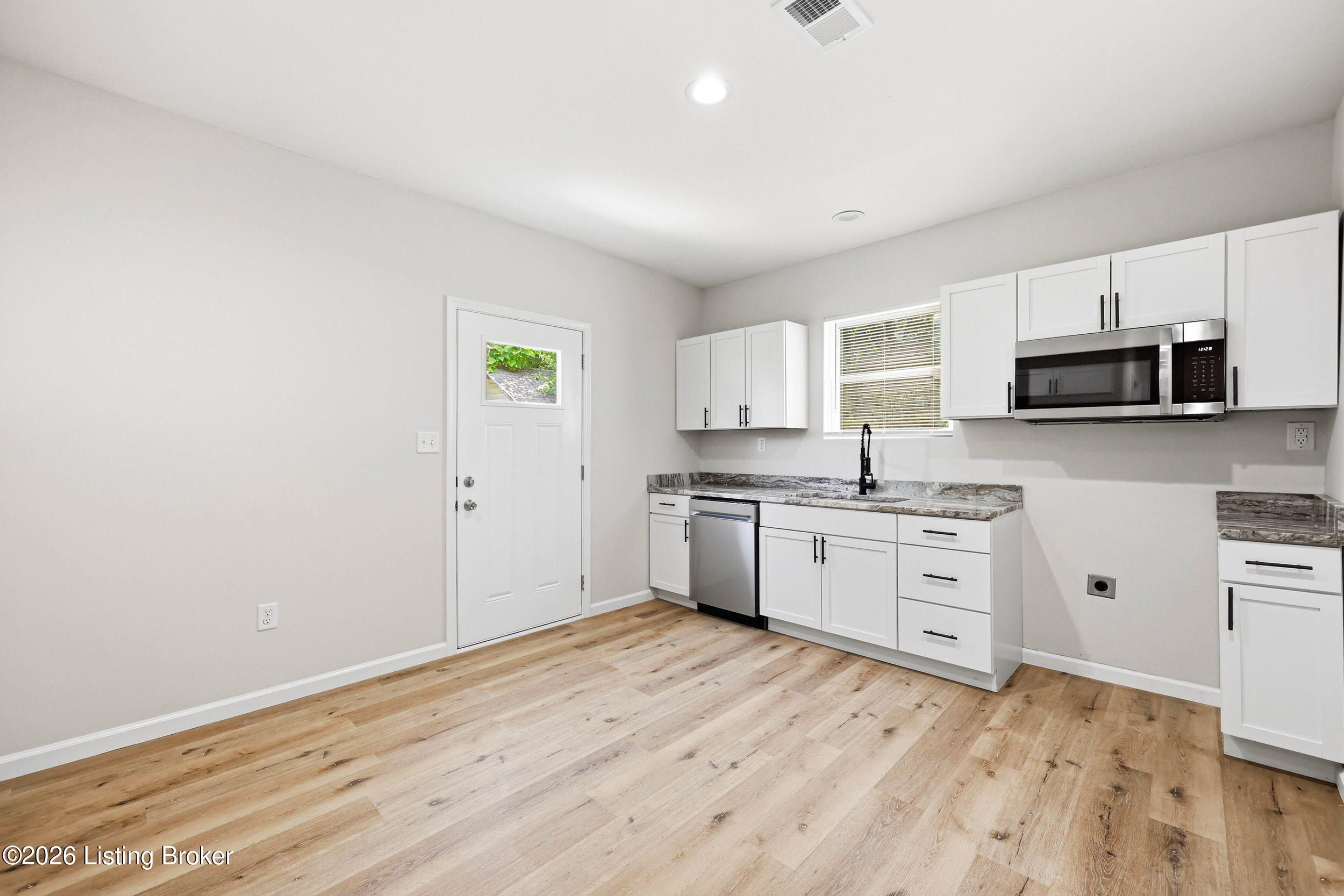 1551 Dumesnil St Property Photo 10