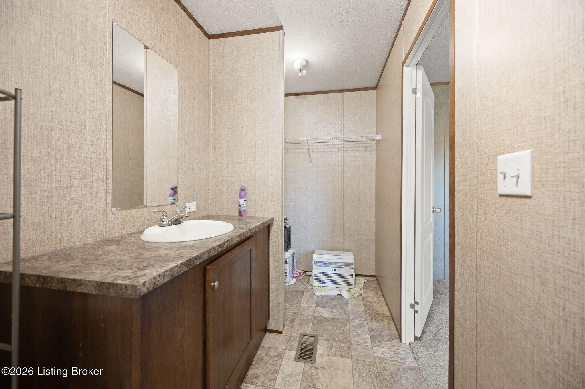 24 Apple Way Property Photo 20