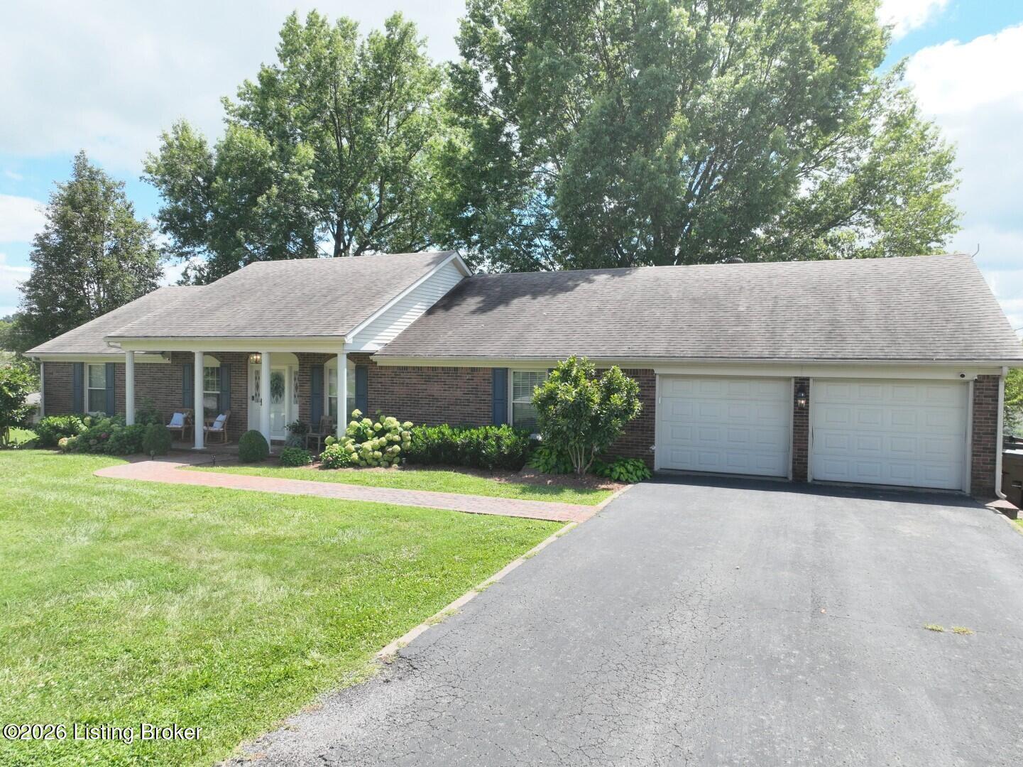 316 E Grundy Ave Property Photo 2