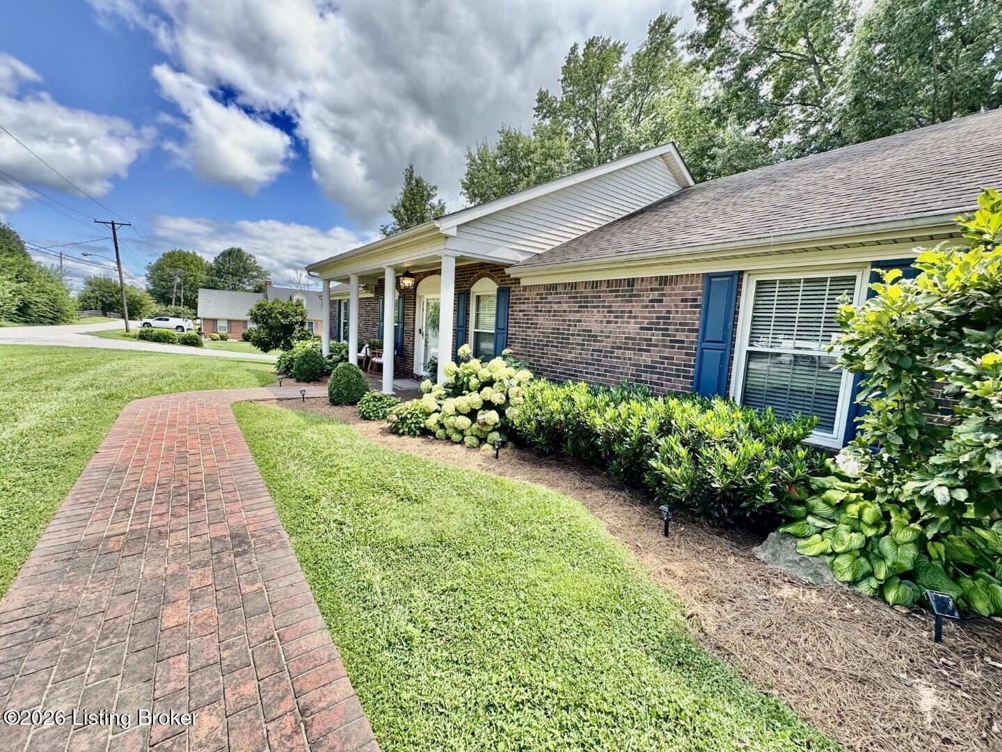 316 E Grundy Ave Property Photo 40