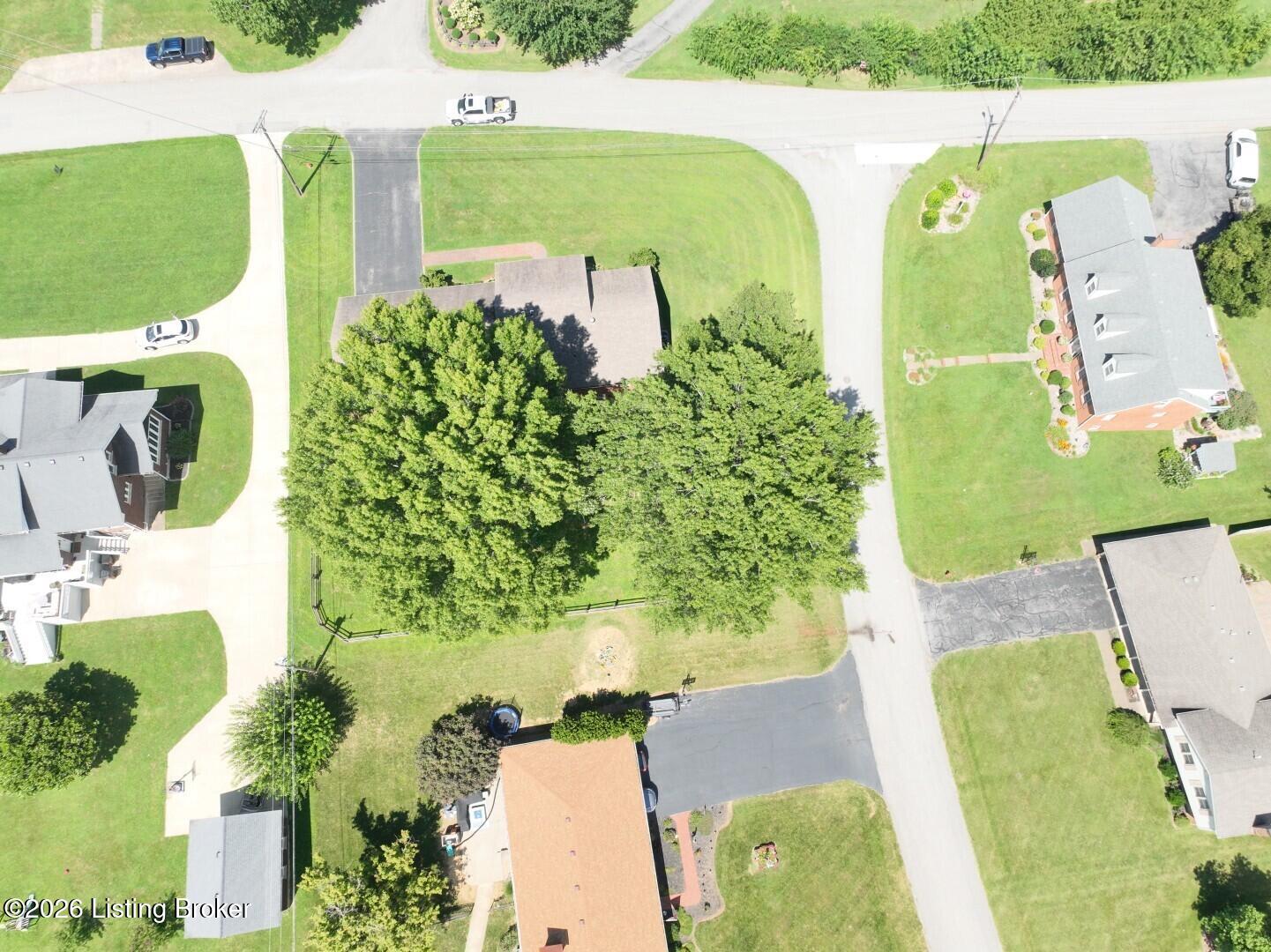 316 E Grundy Ave Property Photo 42