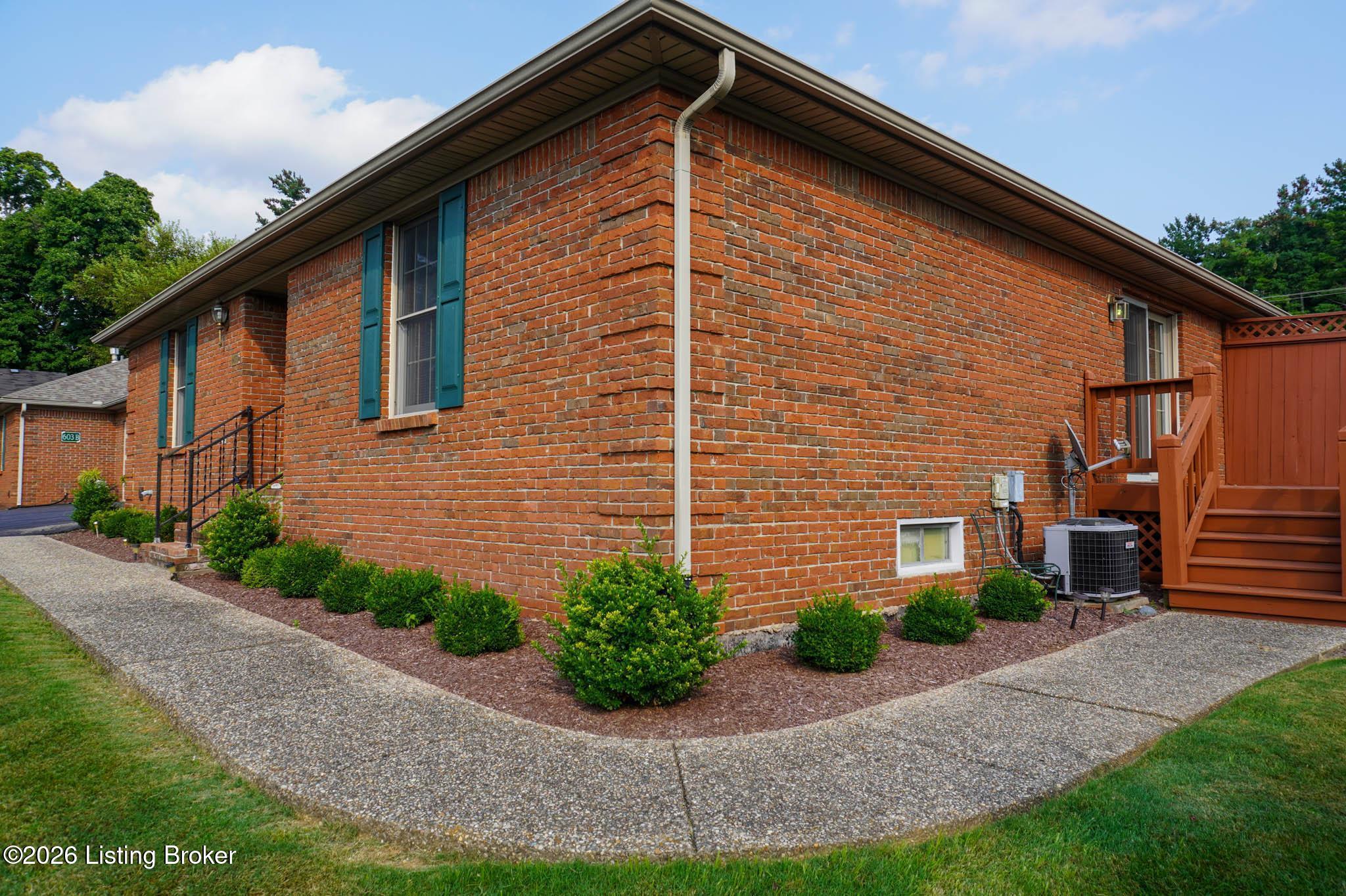 603 W Jefferson St Apt A Property Photo 5