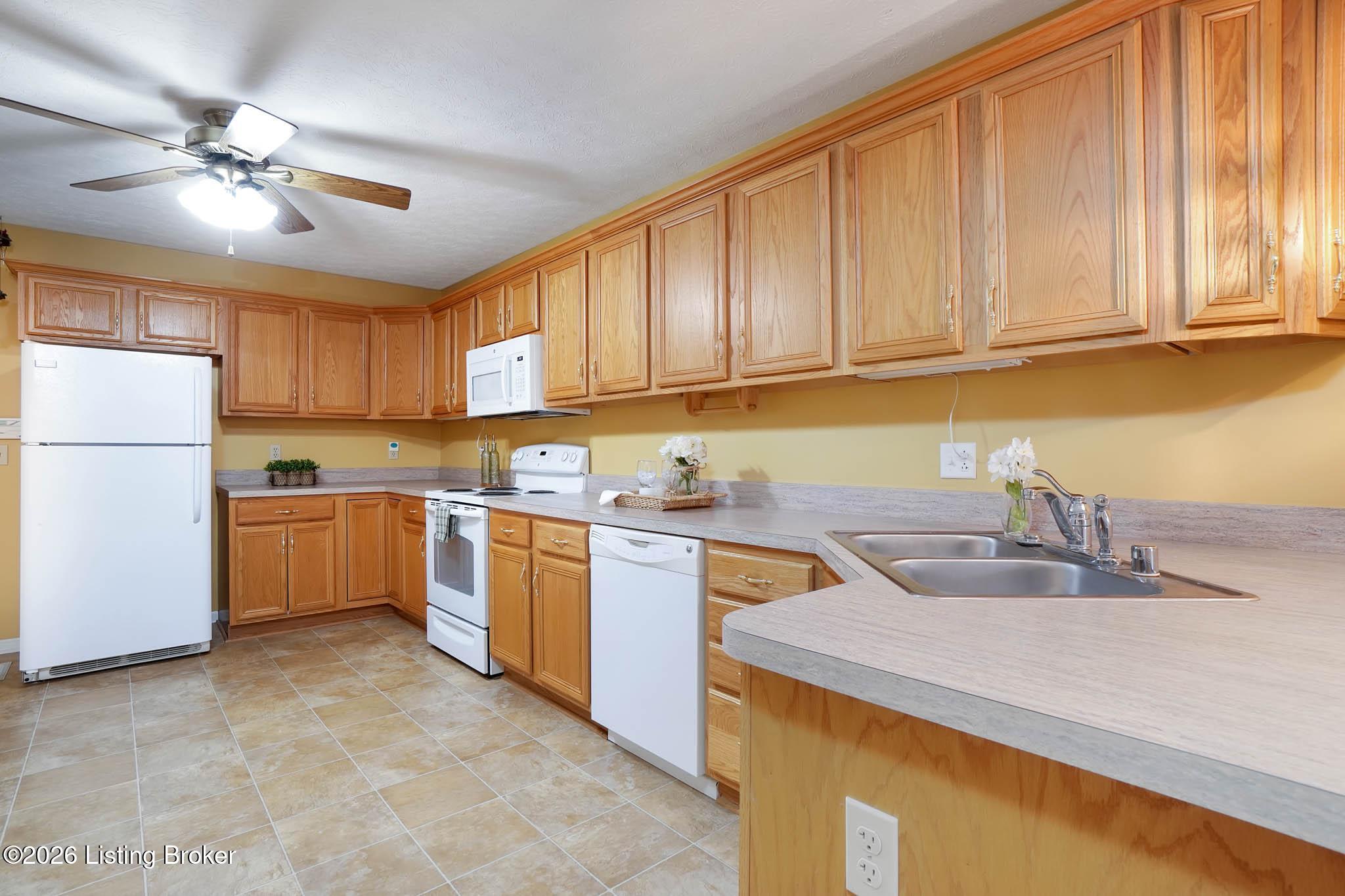 603 W Jefferson St Apt A Property Photo 20