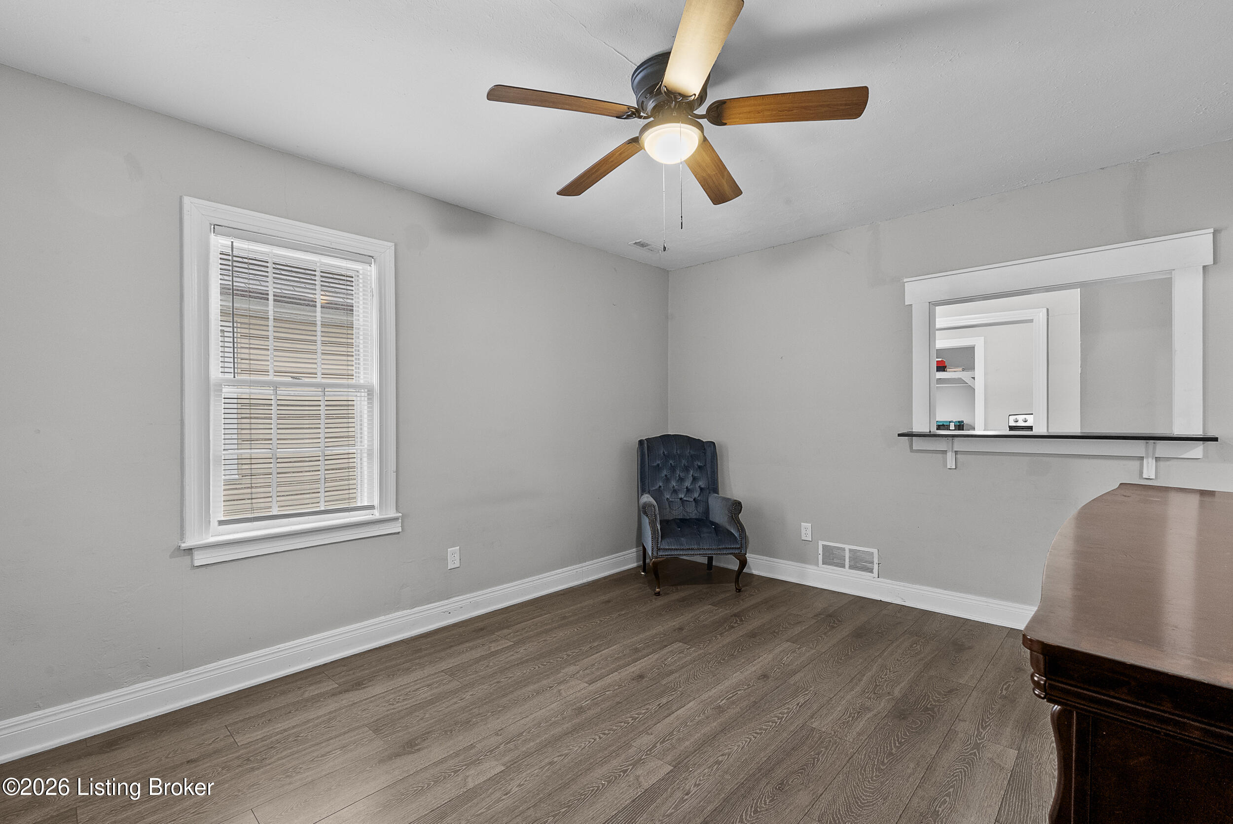 1524 Bicknell Ave Property Photo 3