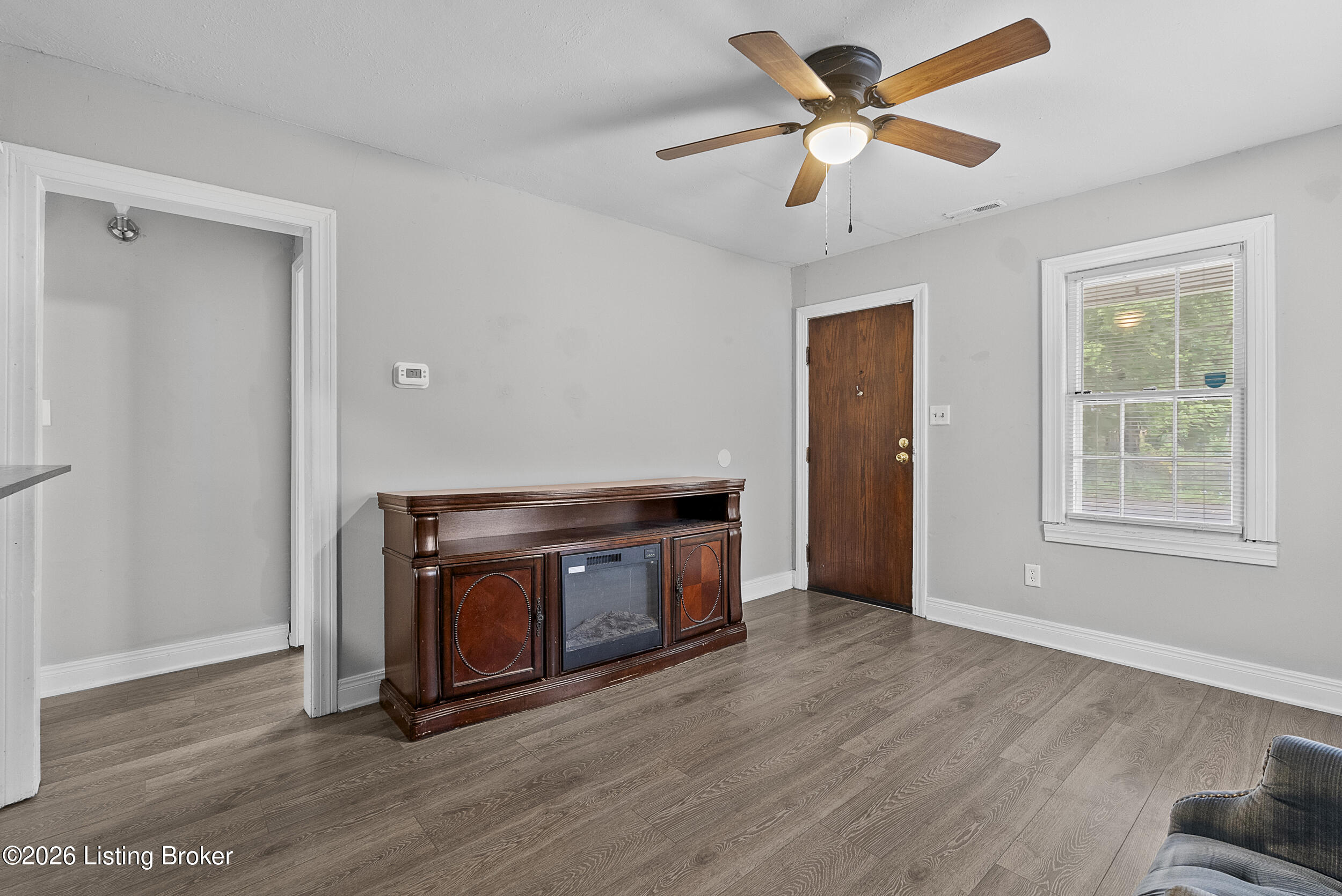 1524 Bicknell Ave Property Photo 4