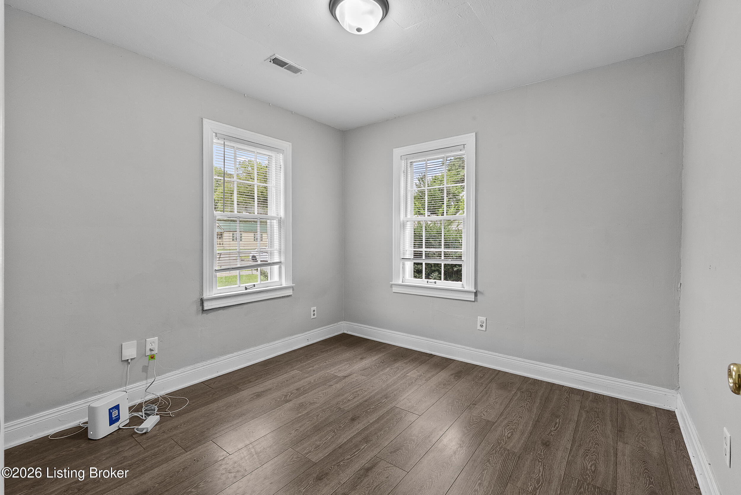 1524 Bicknell Ave Property Photo 5