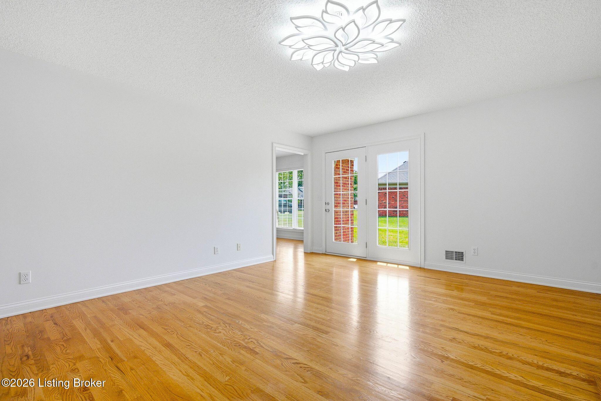 105 Mckenna Way Property Photo 10