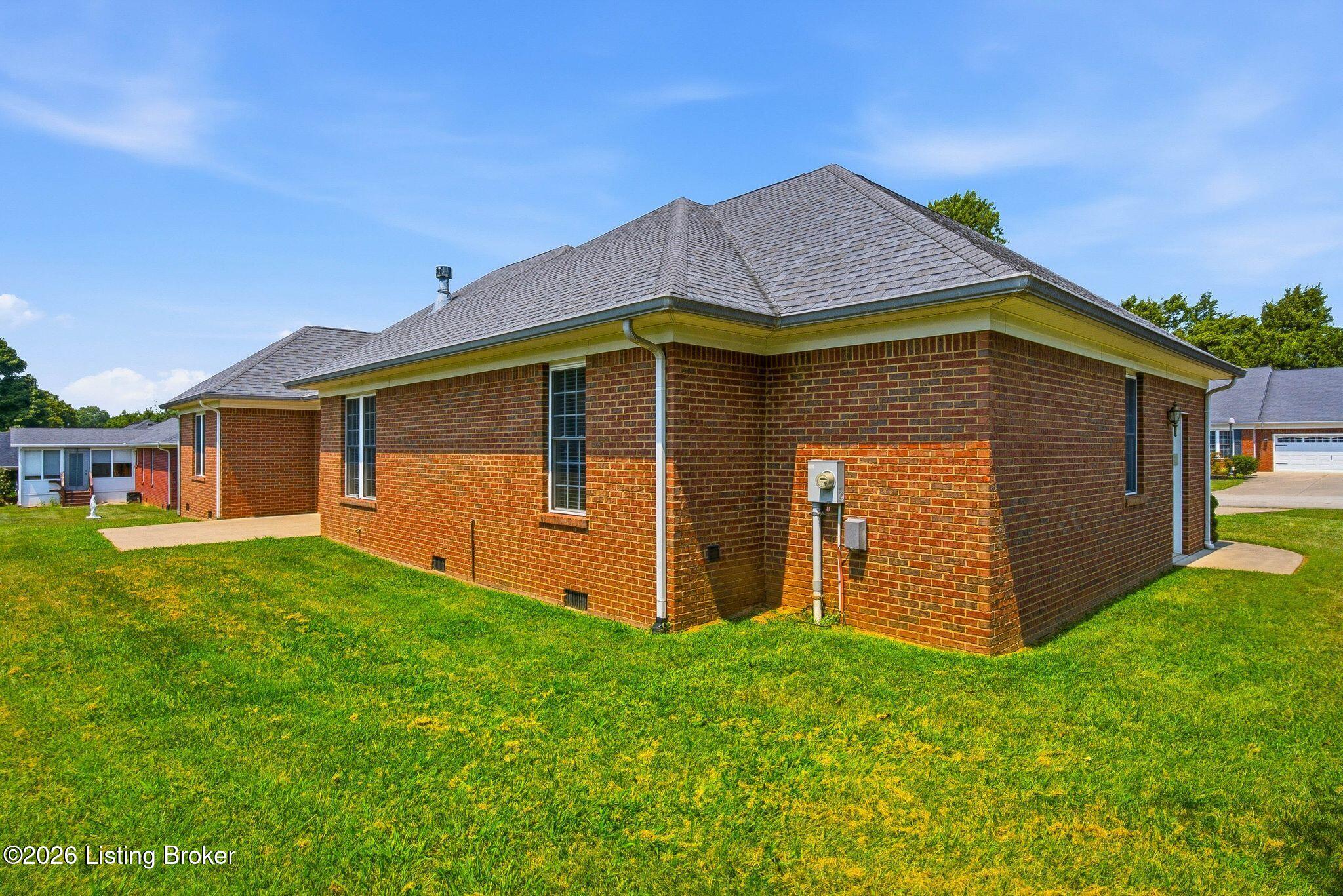 105 Mckenna Way Property Photo 37
