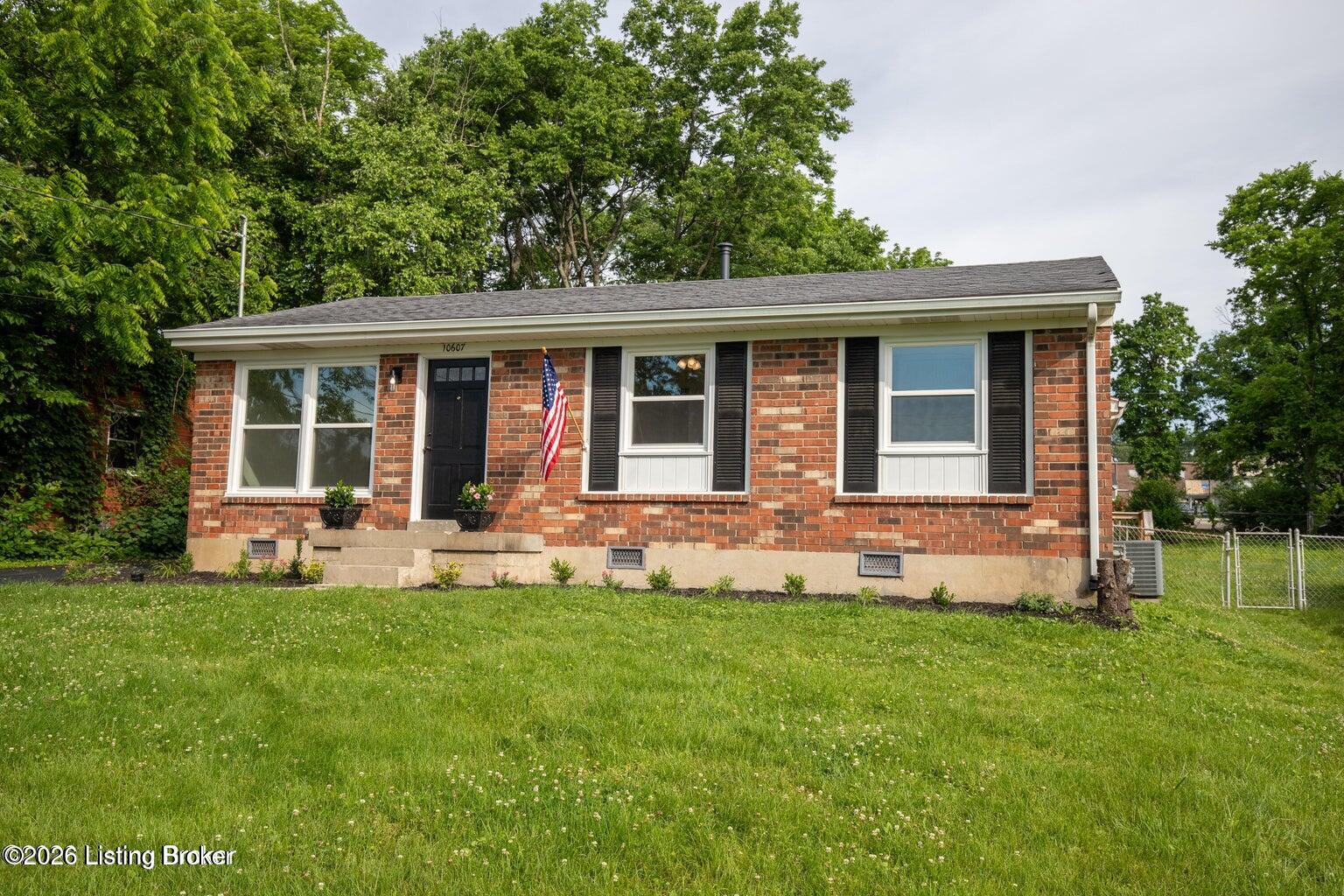 10607 Fairview Ave Property Photo 5