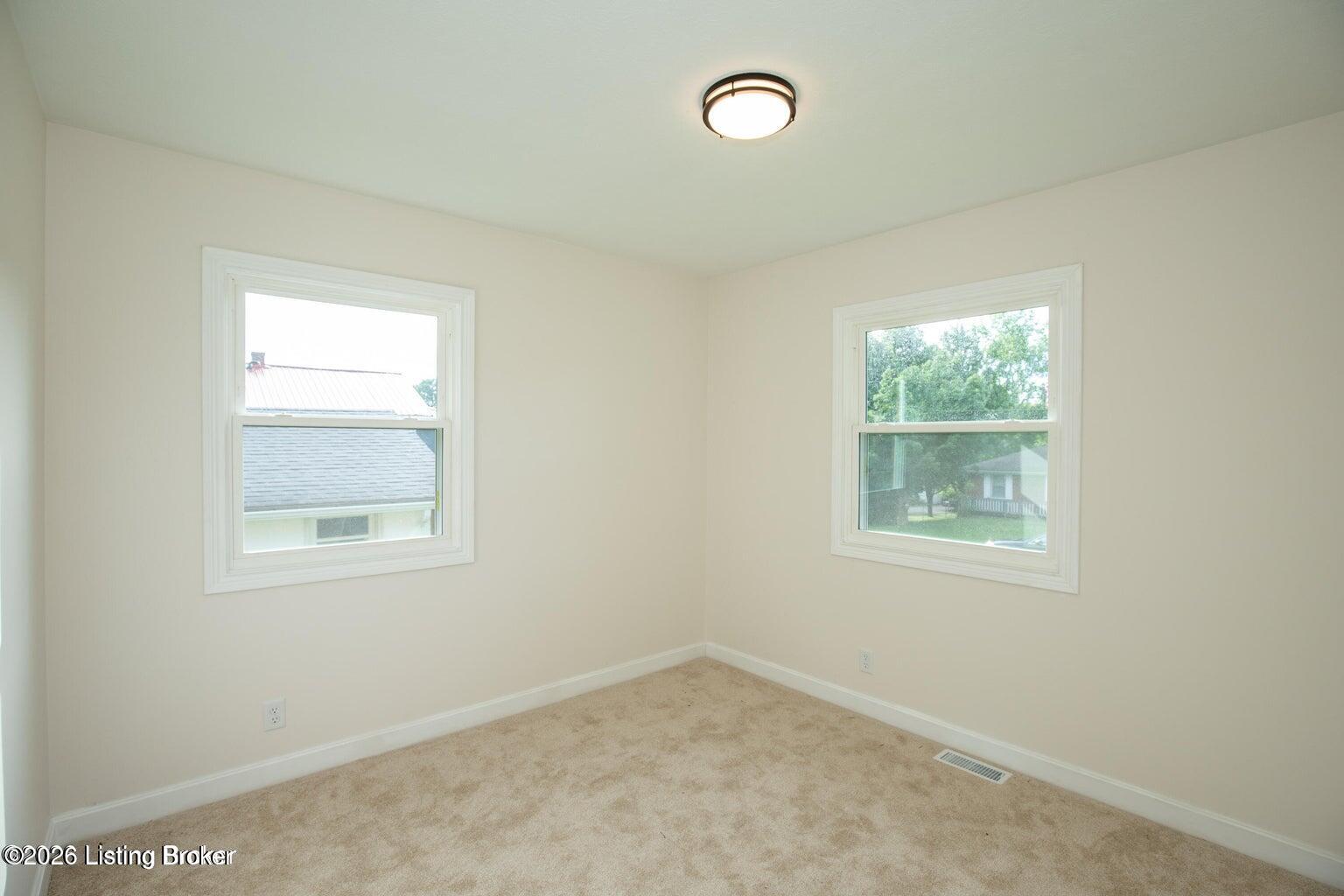 10607 Fairview Ave Property Photo 19