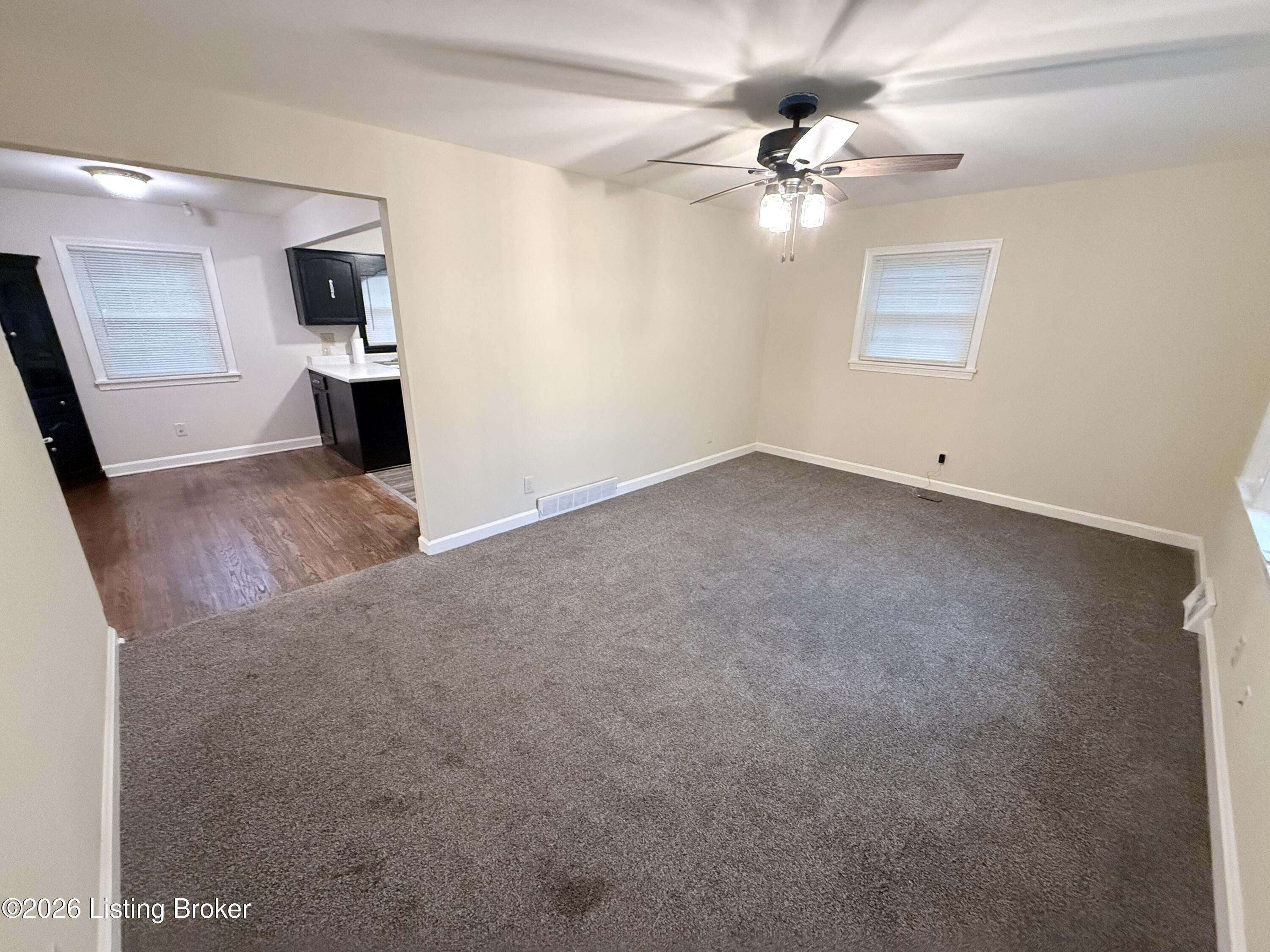 2323 Ecton Ln Property Photo 3
