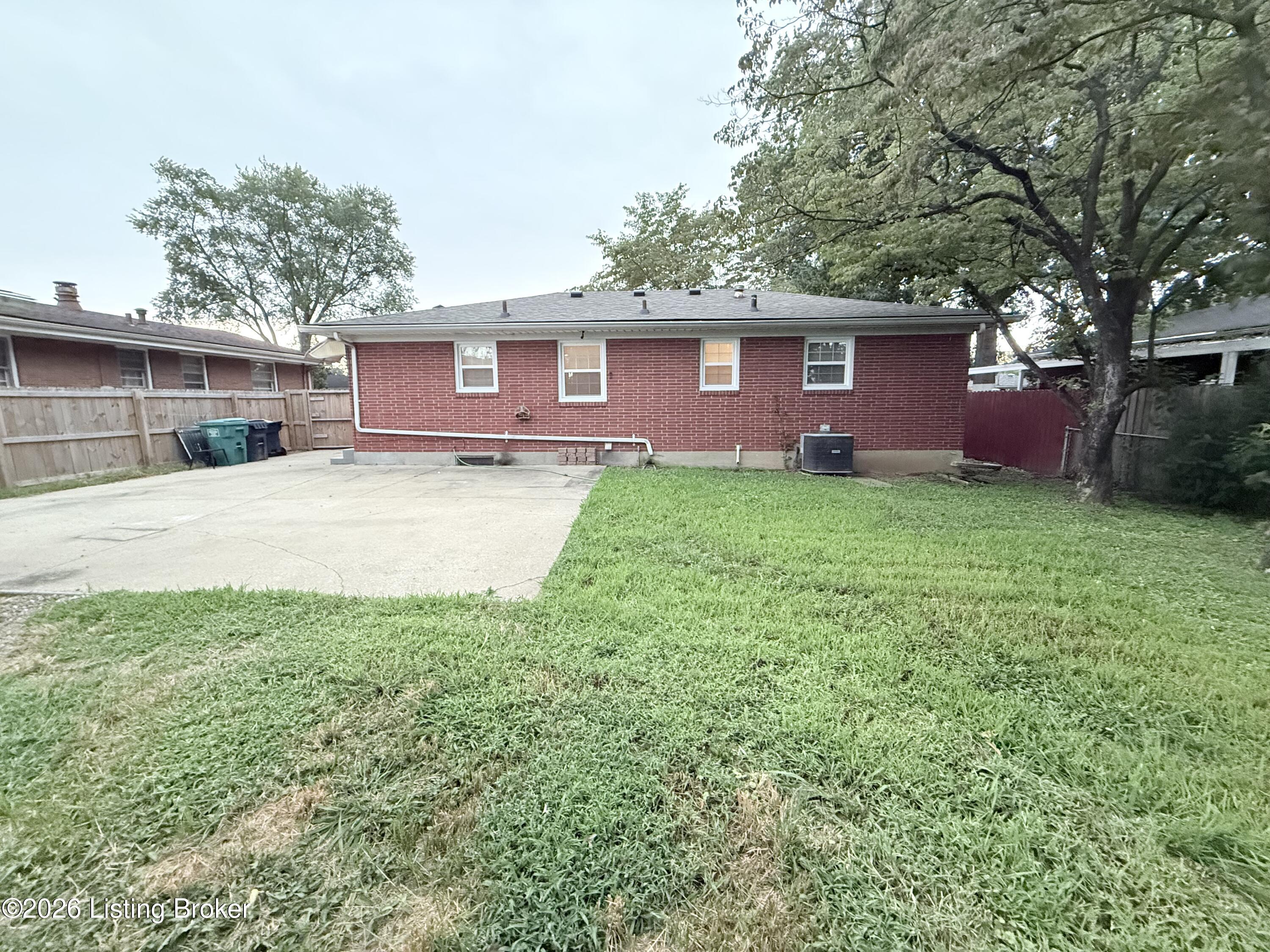 2323 Ecton Ln Property Photo 16