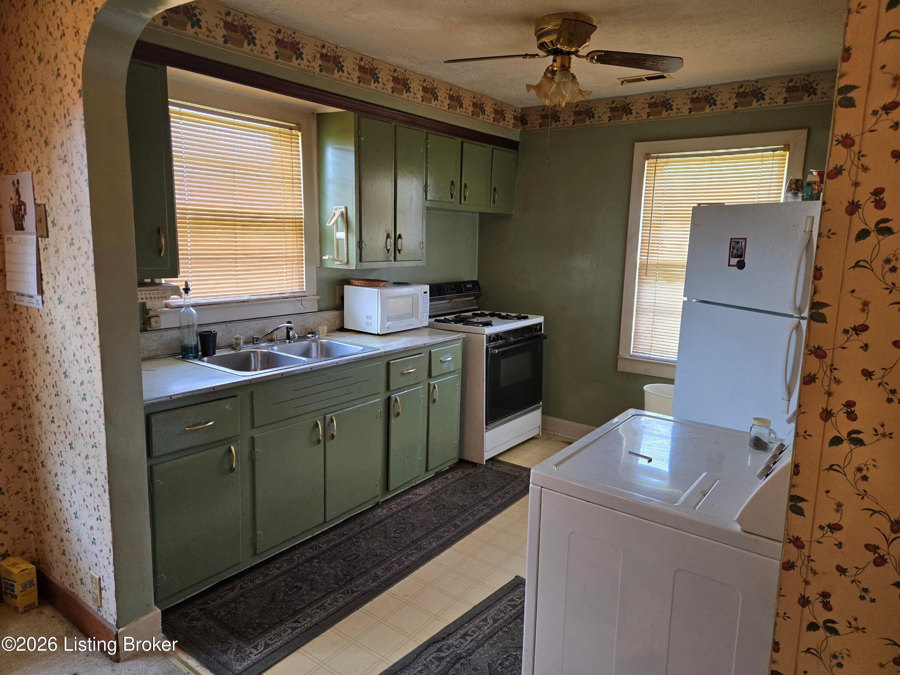 2314 Lamar Ave Property Photo 4