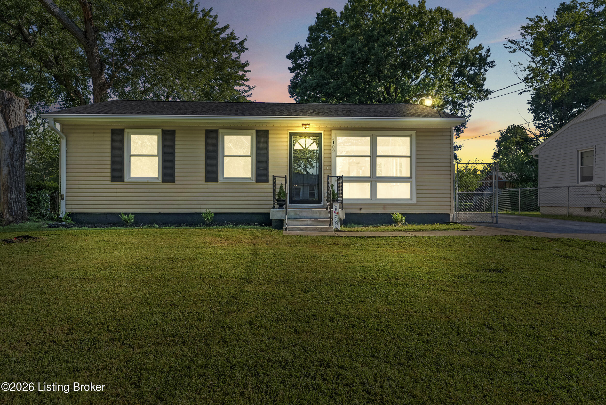 5109 Red Oak Ln Property Photo 1