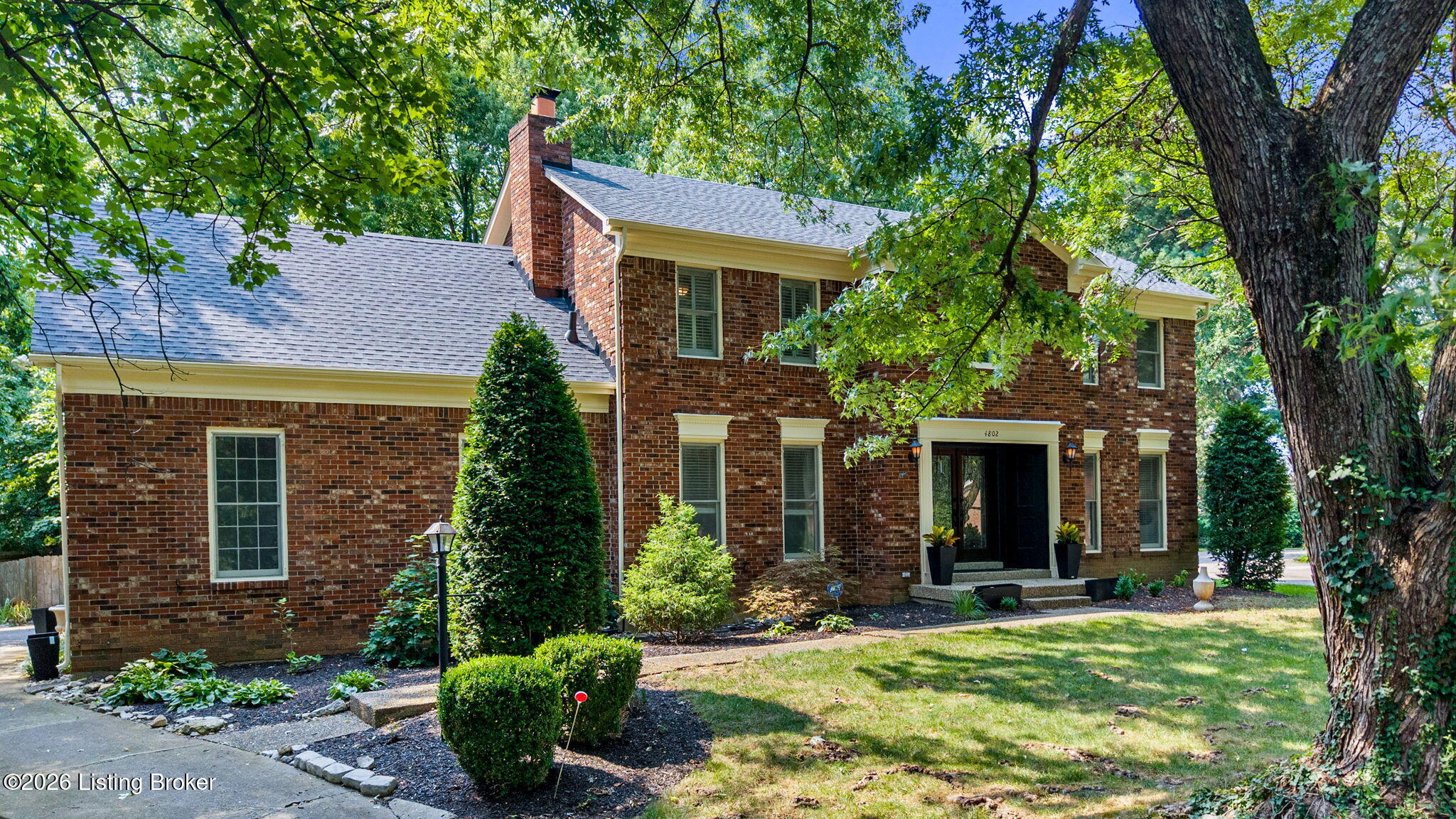 4802 Springdale Ct Property Photo 4