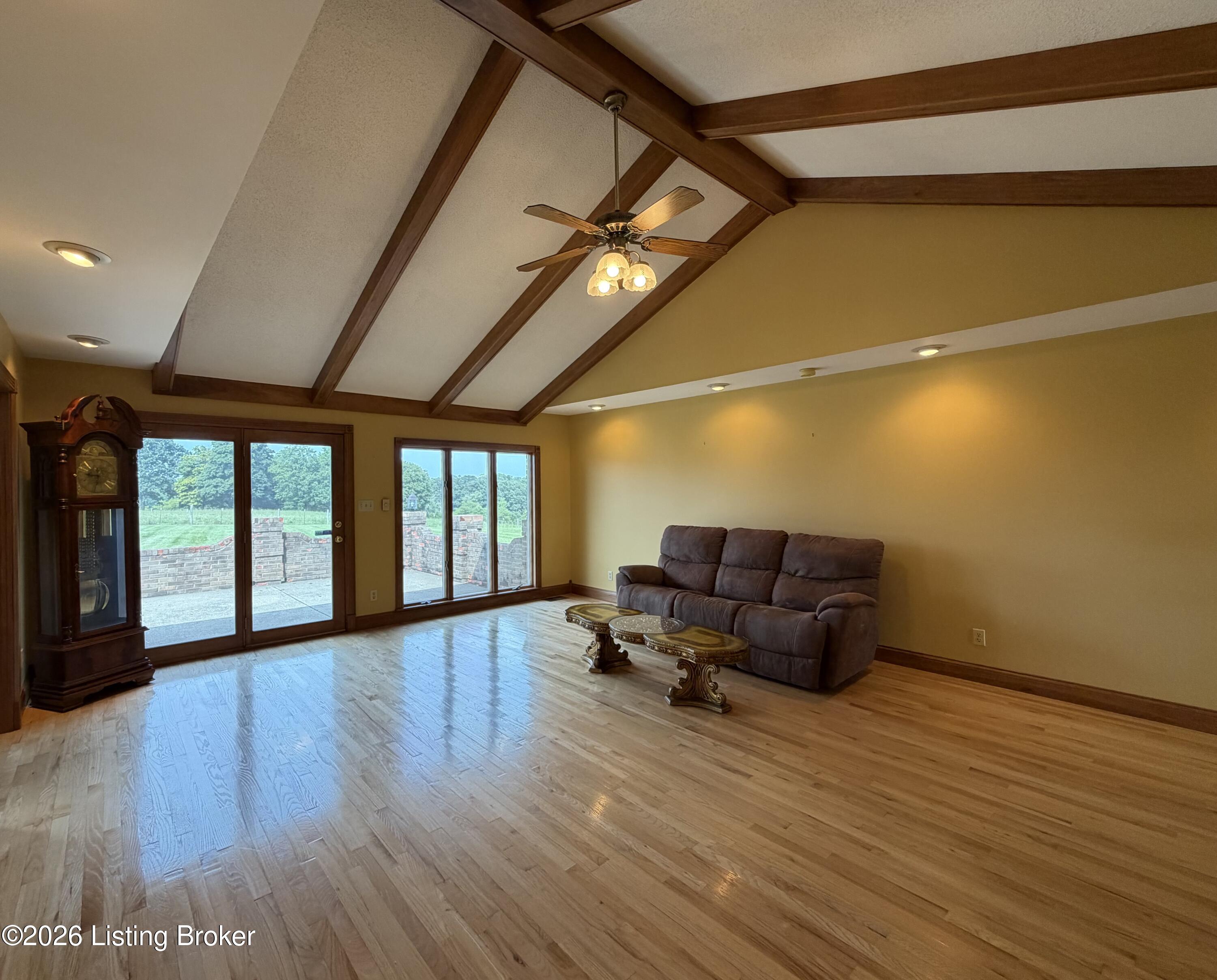 4898 Springfield Rd Property Photo 3