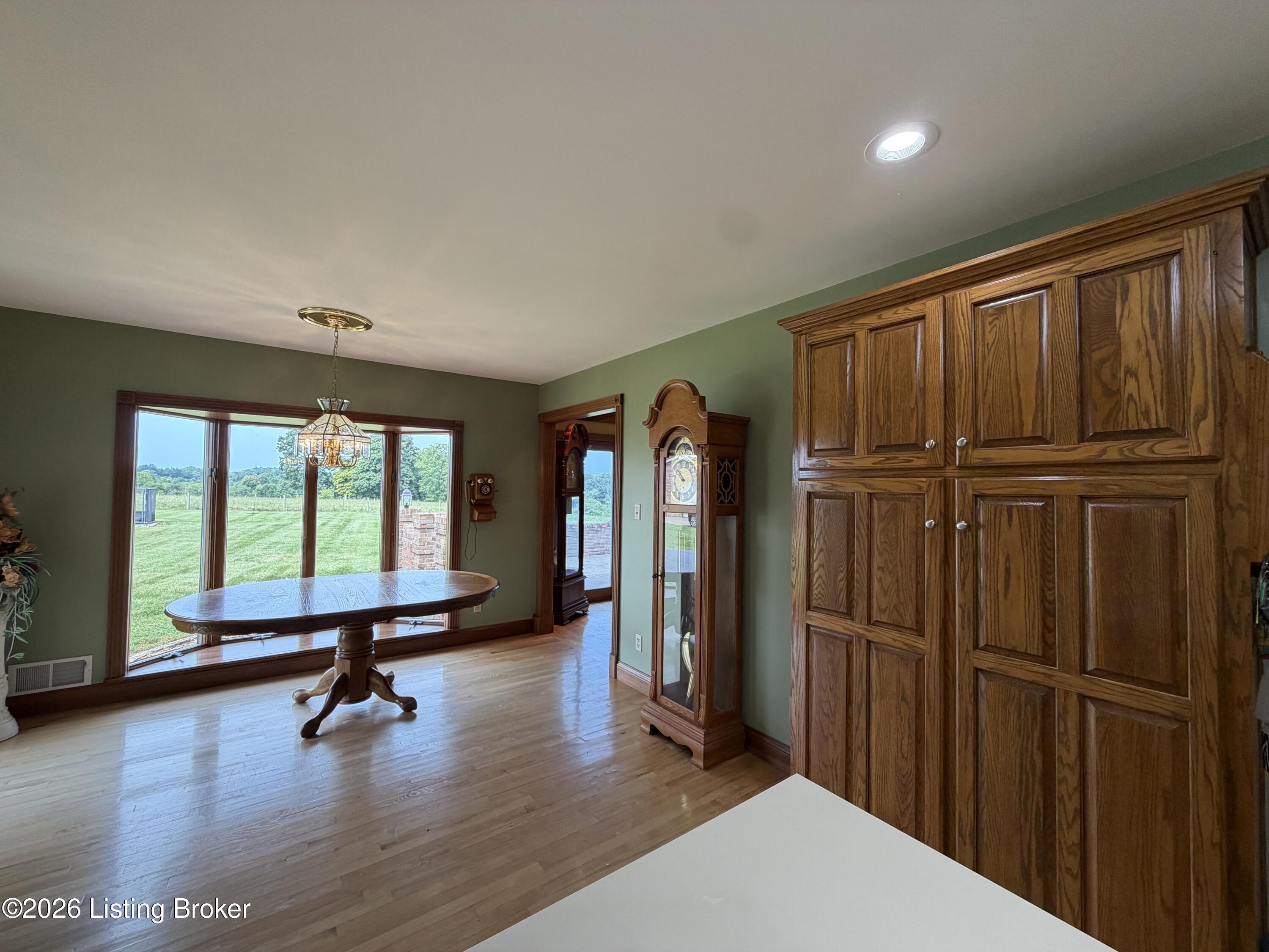 4898 Springfield Rd Property Photo 15