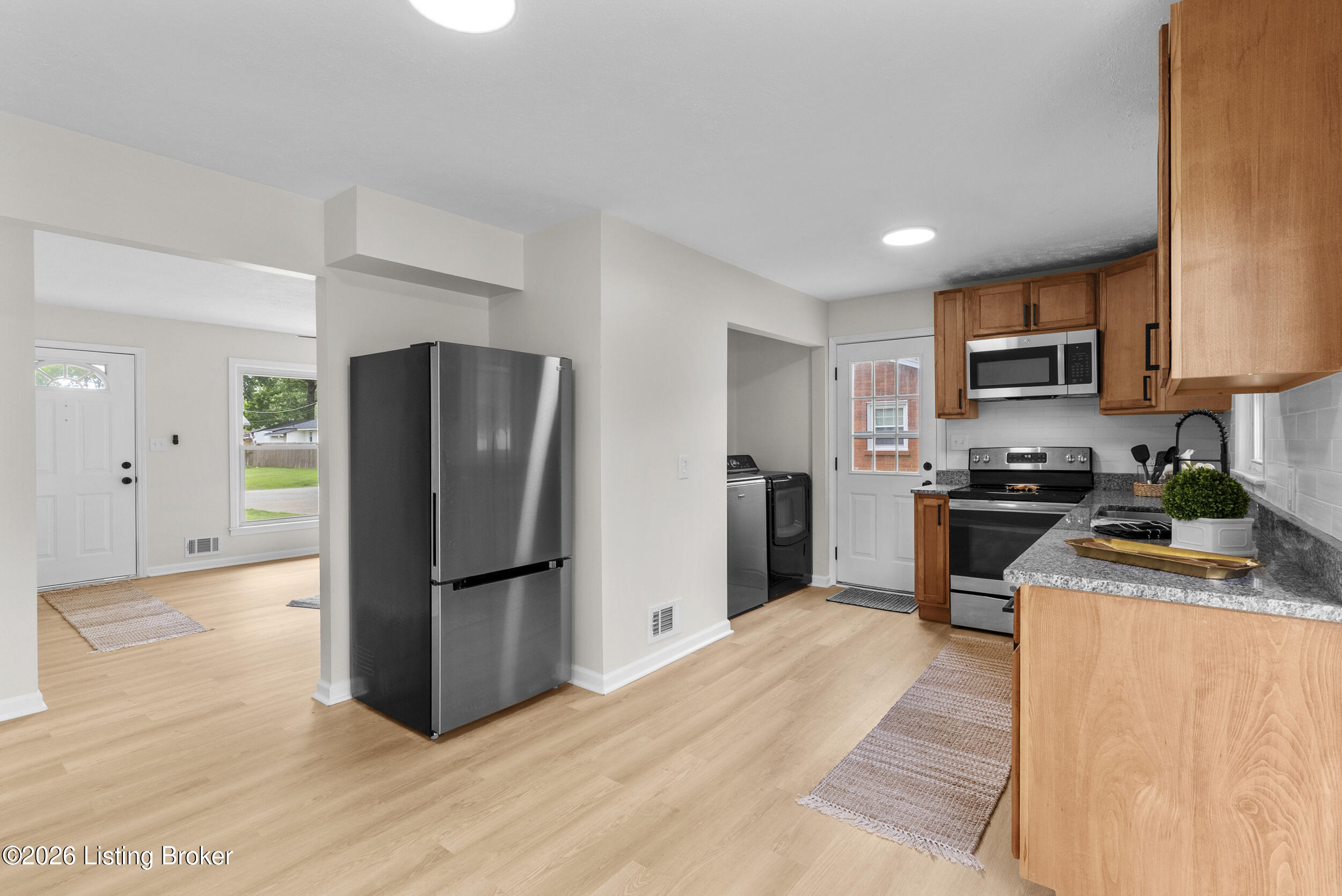 6993 Beechland Ave Property Photo 8