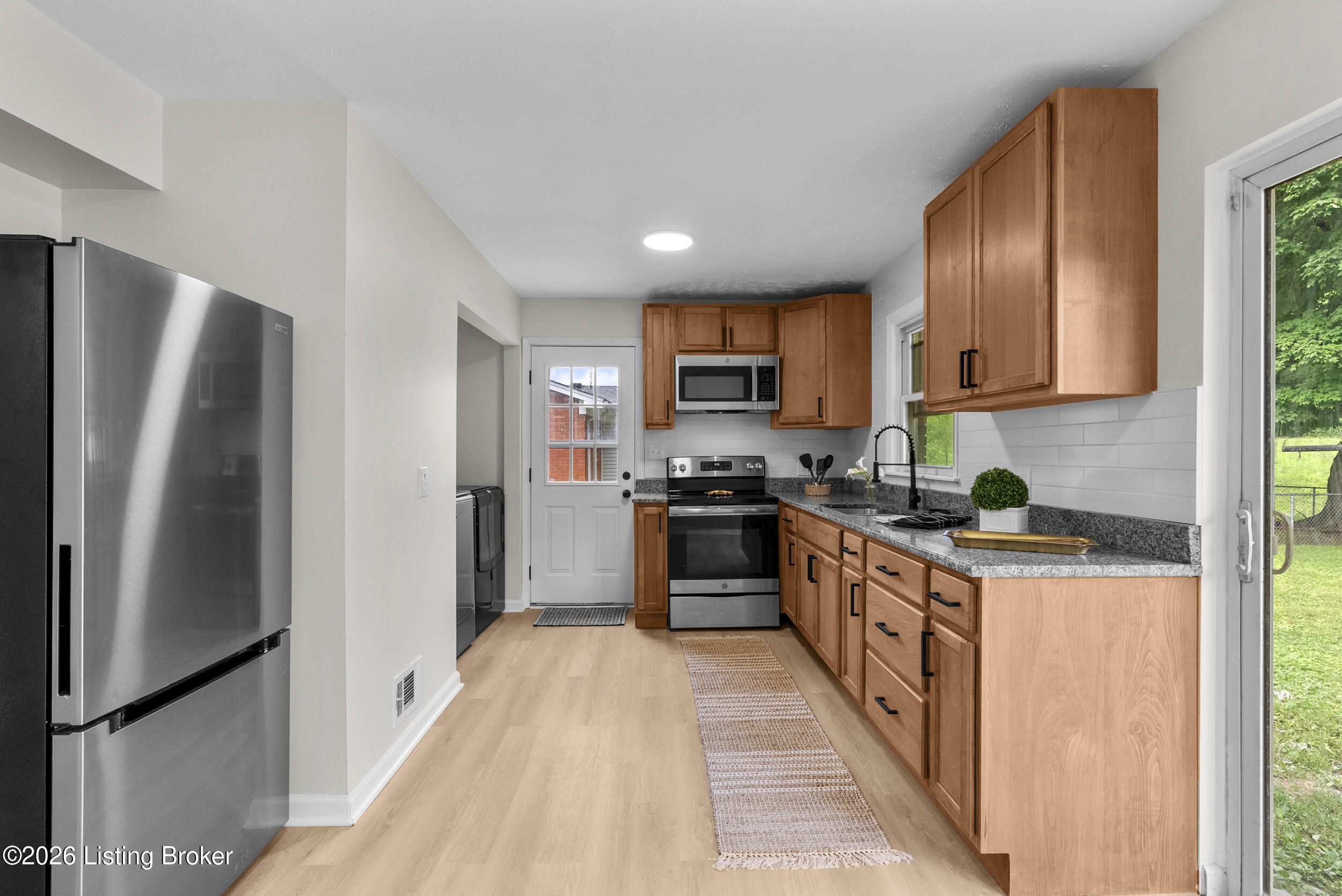 6993 Beechland Ave Property Photo 10