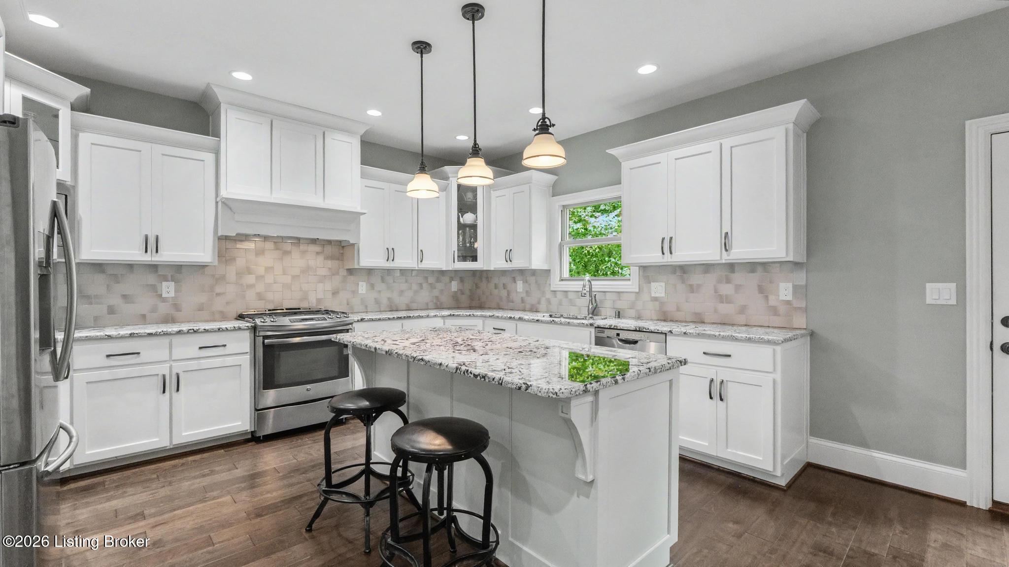 19120 Sturbridge Cir Property Photo 9