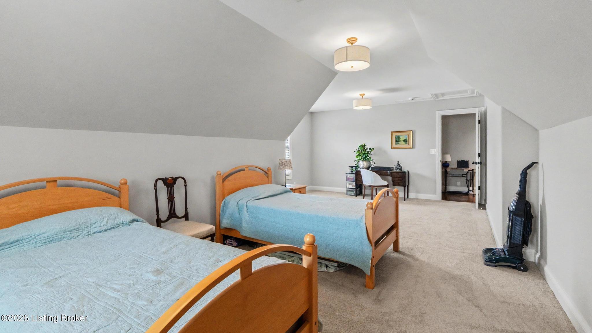 19120 Sturbridge Cir Property Photo 25