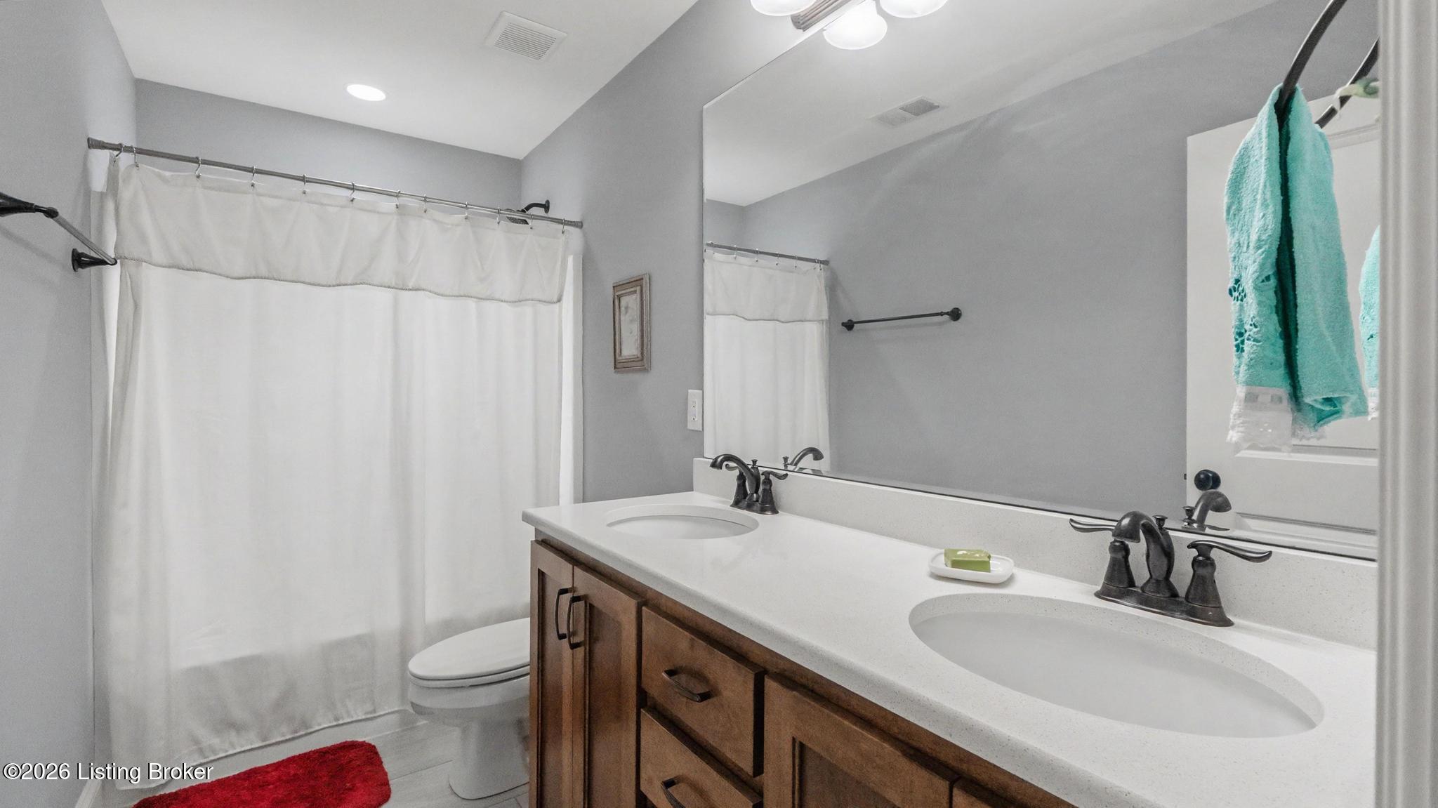 19120 Sturbridge Cir Property Photo 28