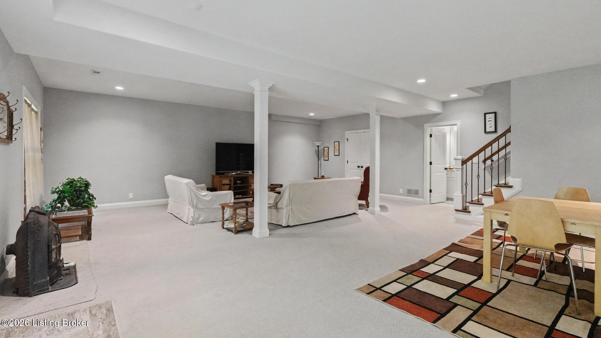 19120 Sturbridge Cir Property Photo 32