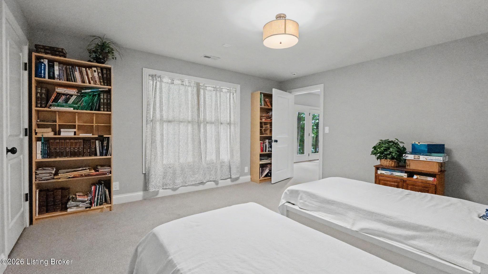 19120 Sturbridge Cir Property Photo 34