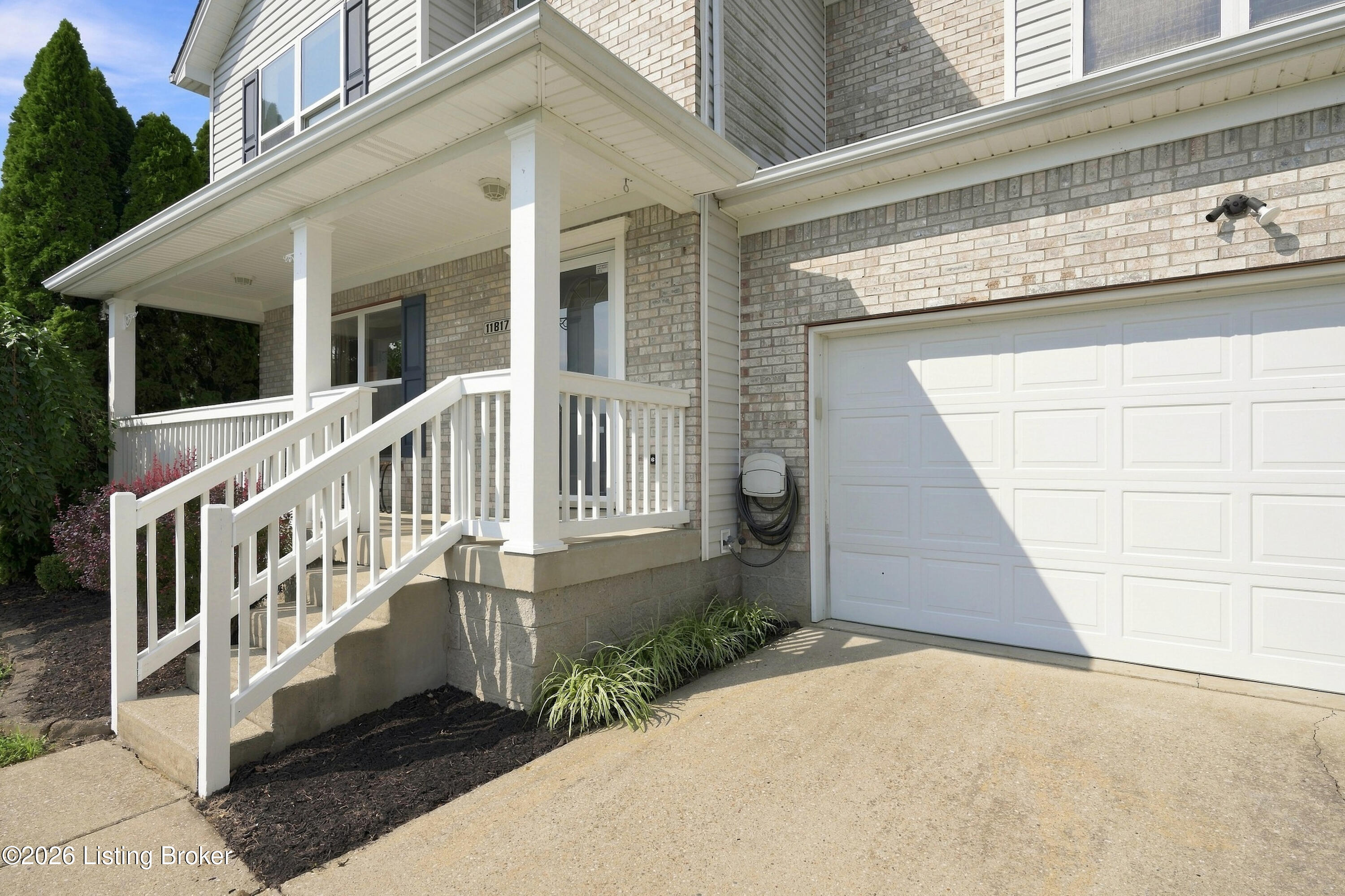 11817 Reality Trail Property Photo 6