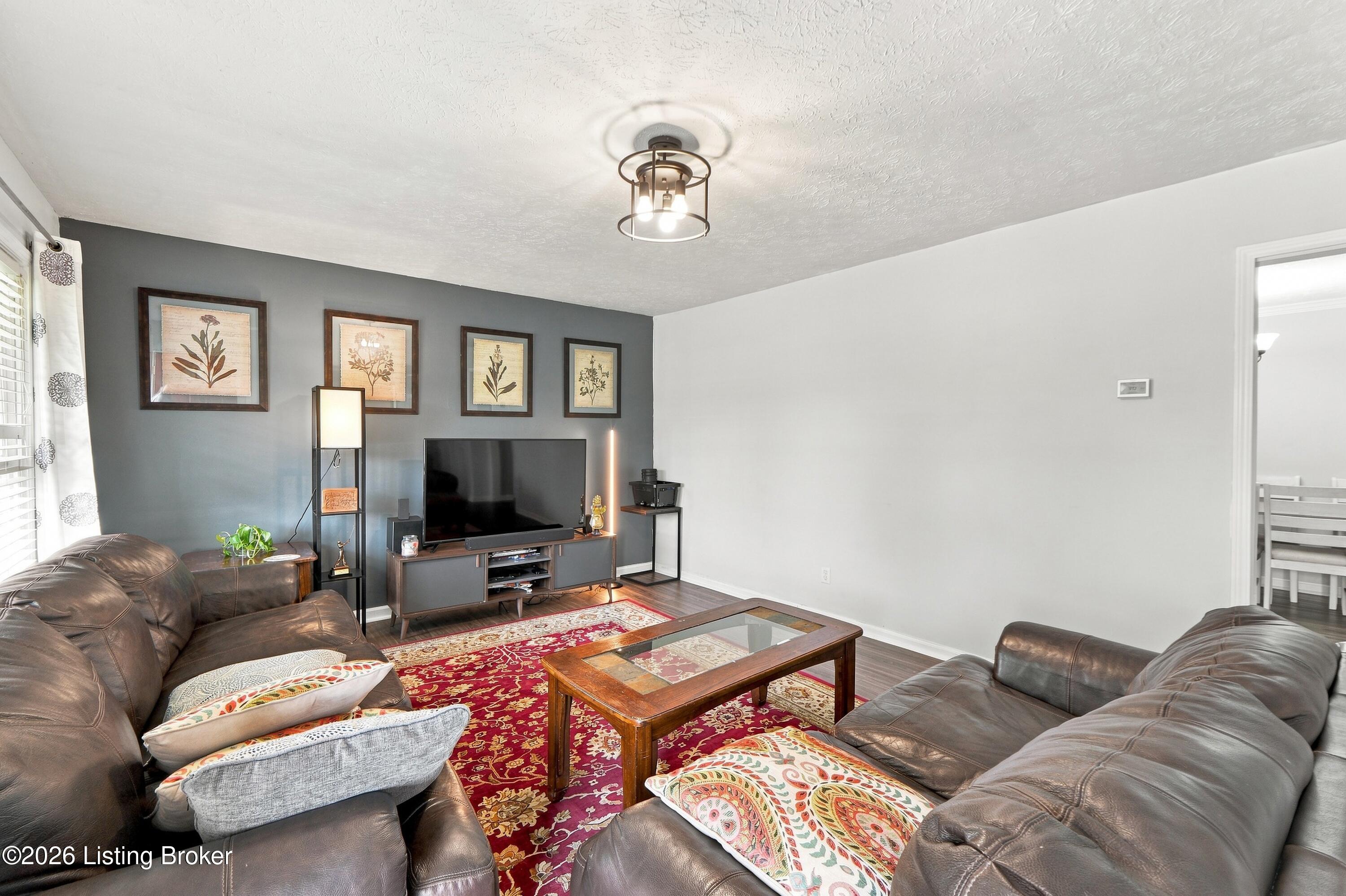 9904 Phoenix Trail Property Photo 3