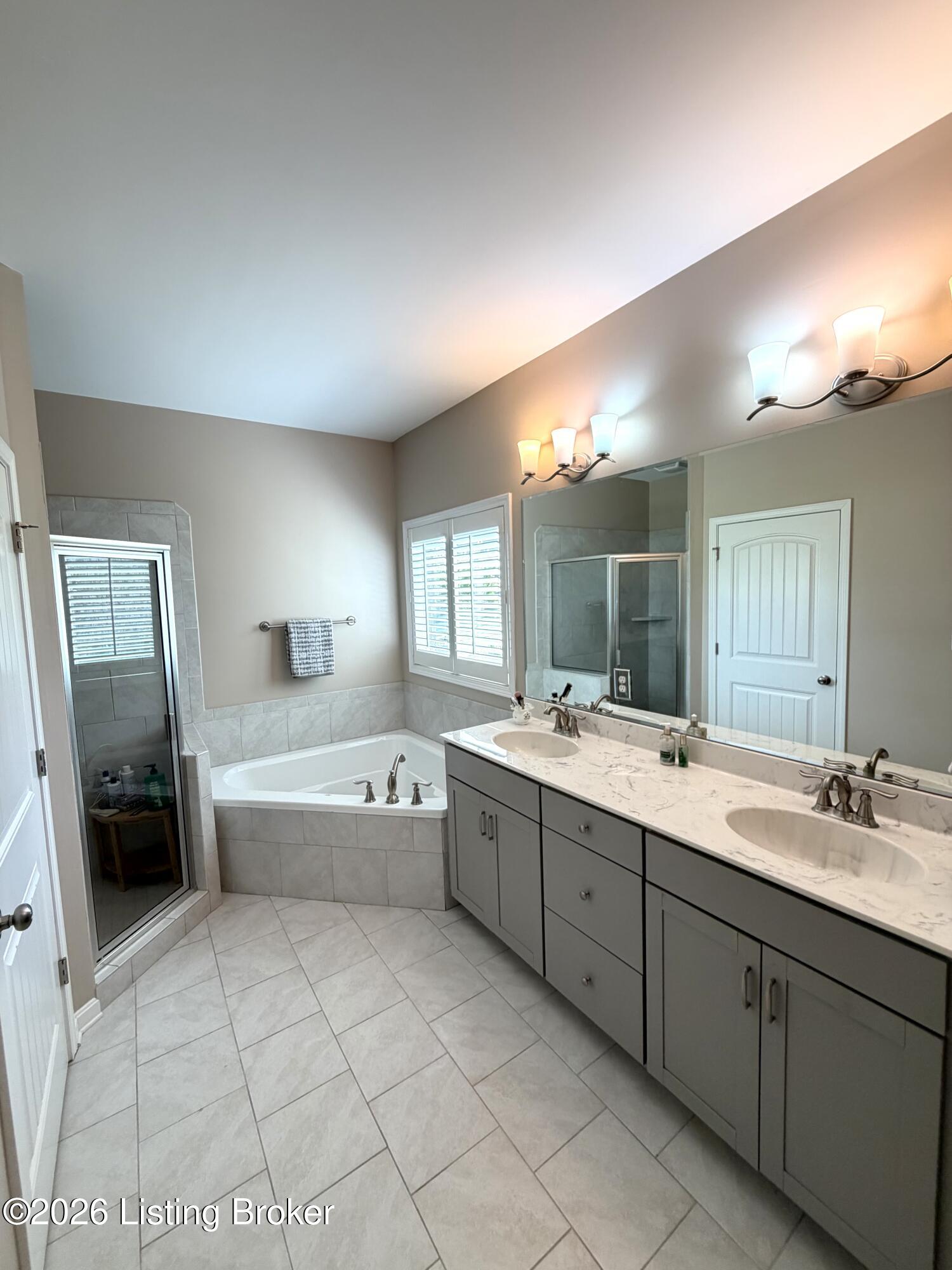 2420 Irish Bend Ct Property Photo 17