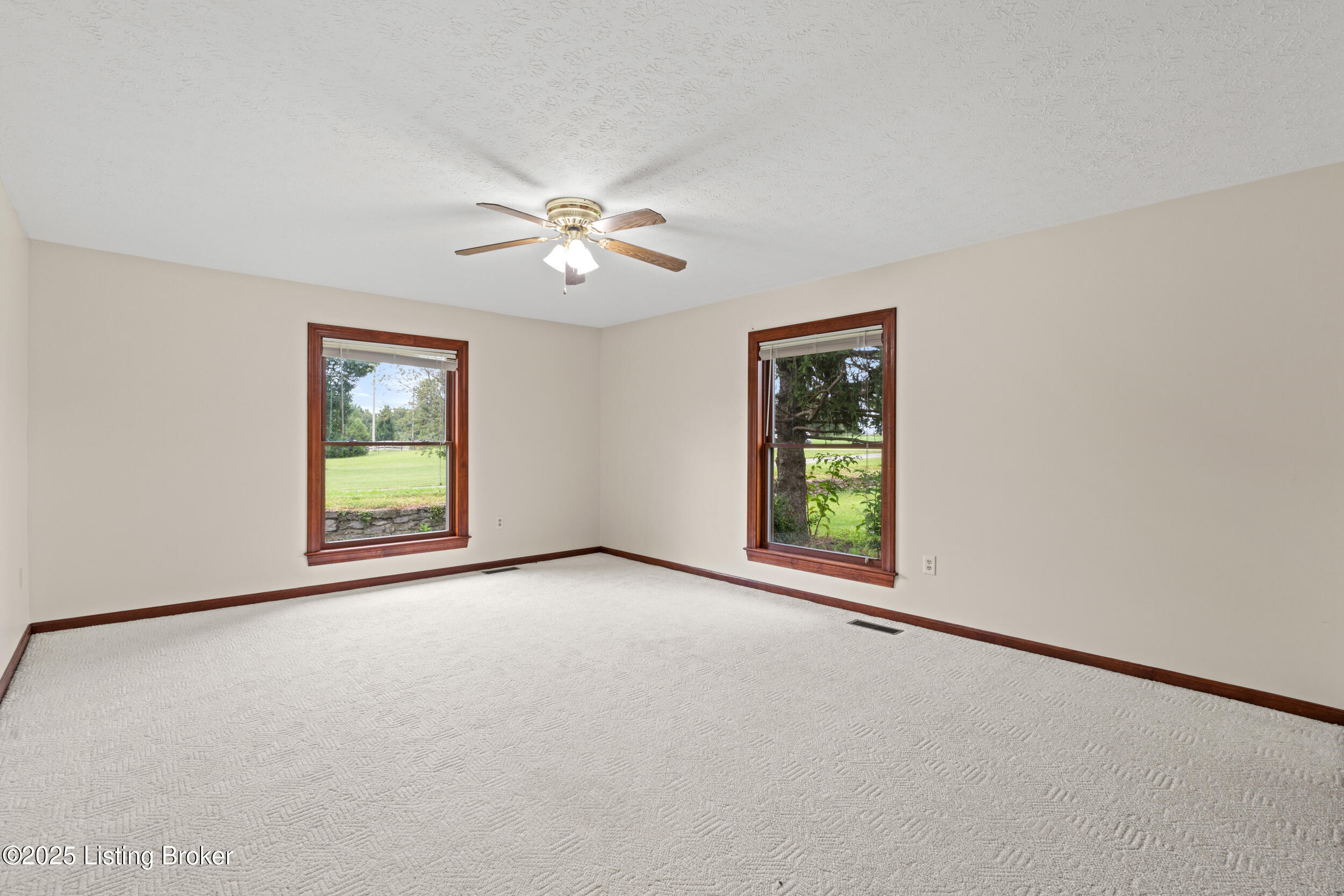 364 Fairview Ln Property Photo 21