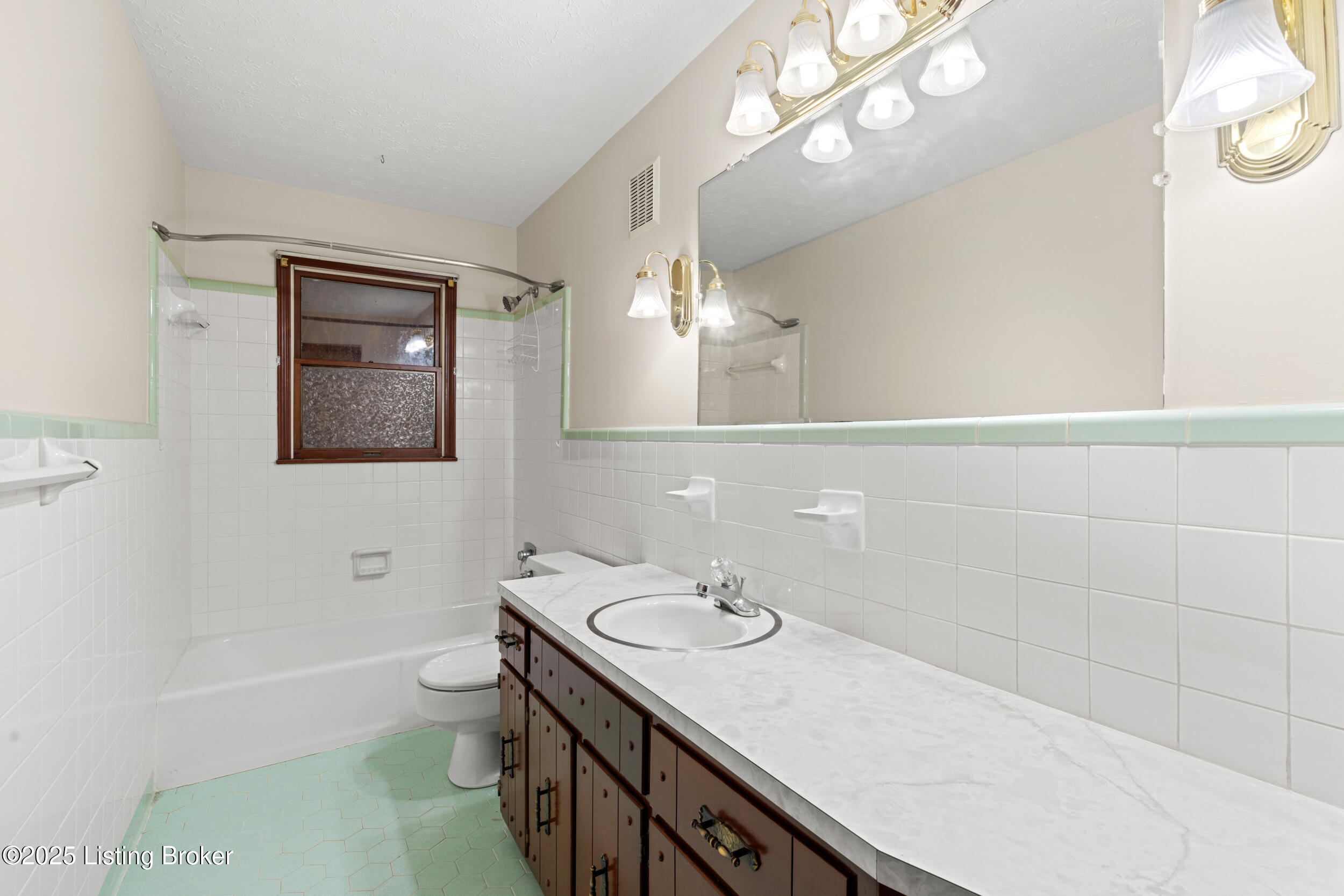 364 Fairview Ln Property Photo 23