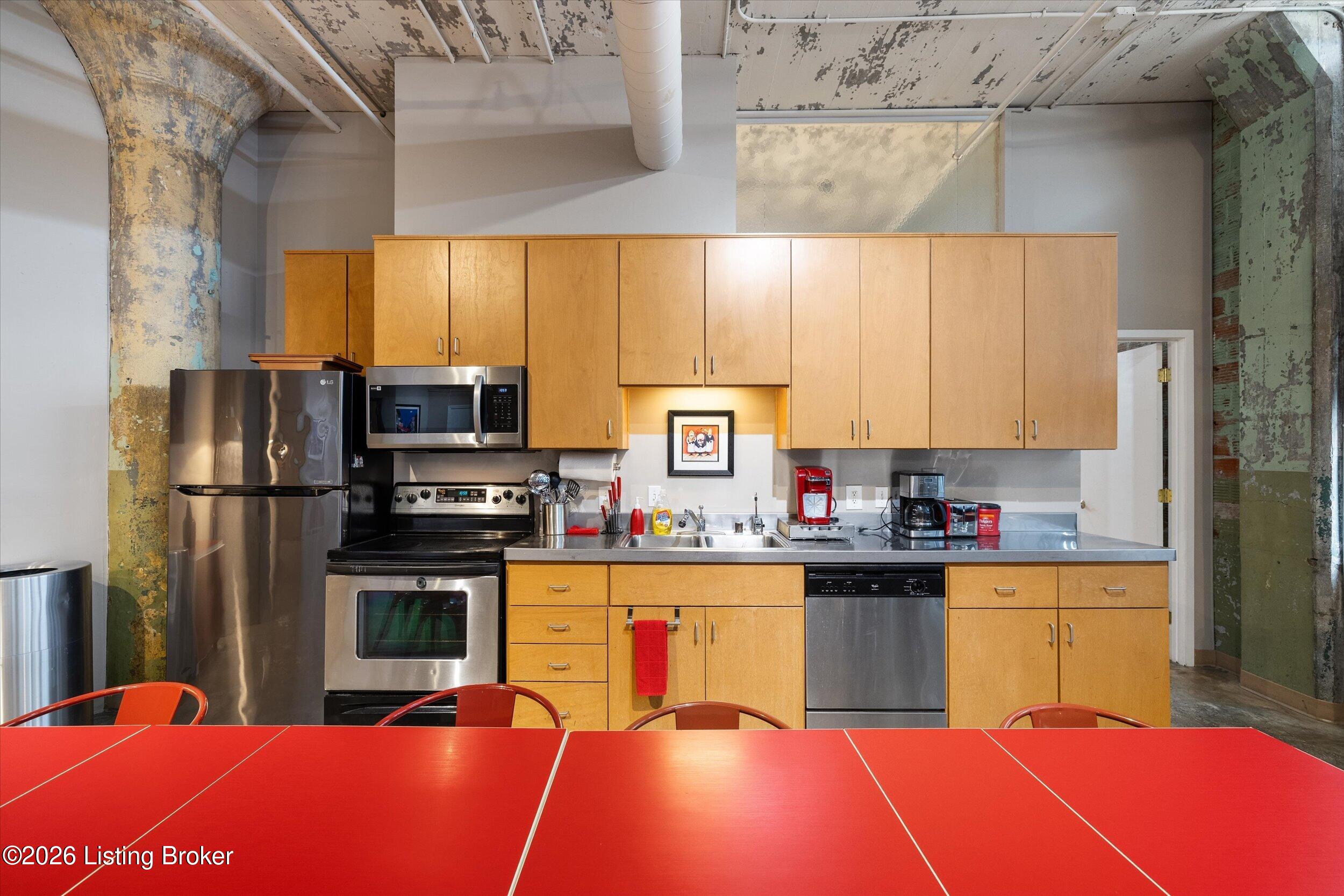 815 W Market St 706 Property Photo 14