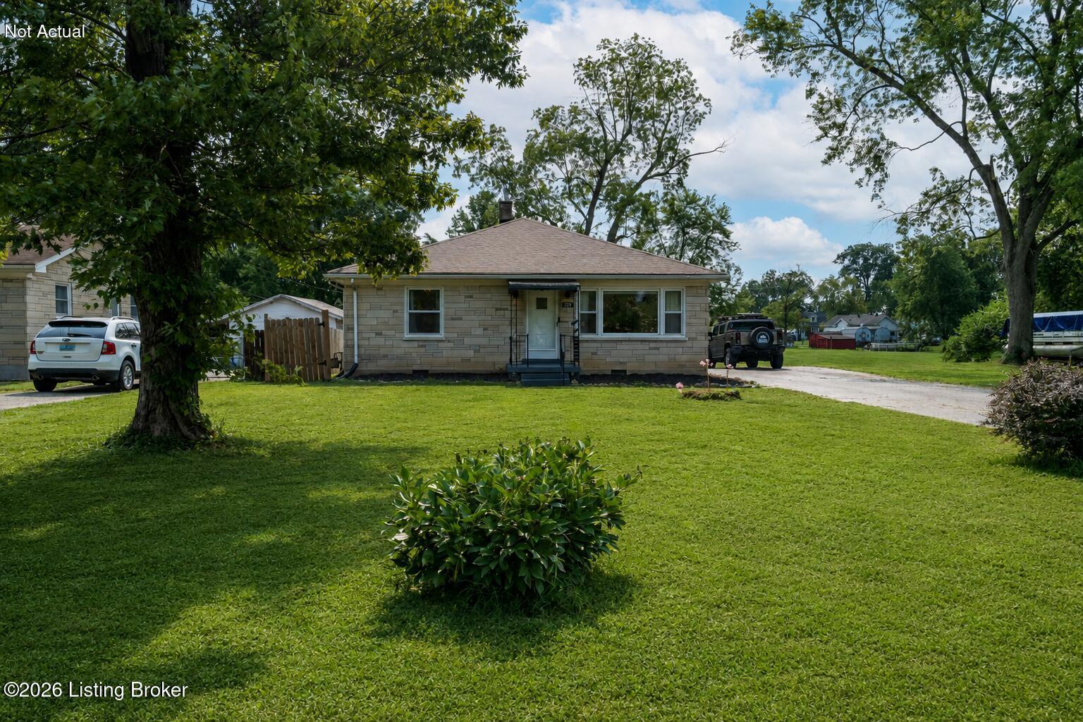220 Lee St Property Photo 2