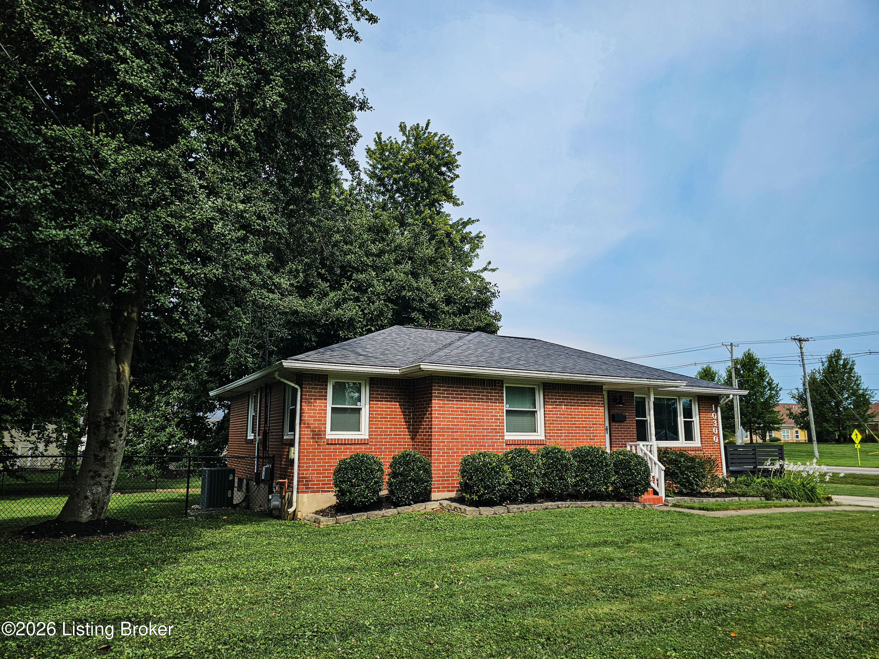 10300 Grafton Hall Rd Property Photo 1