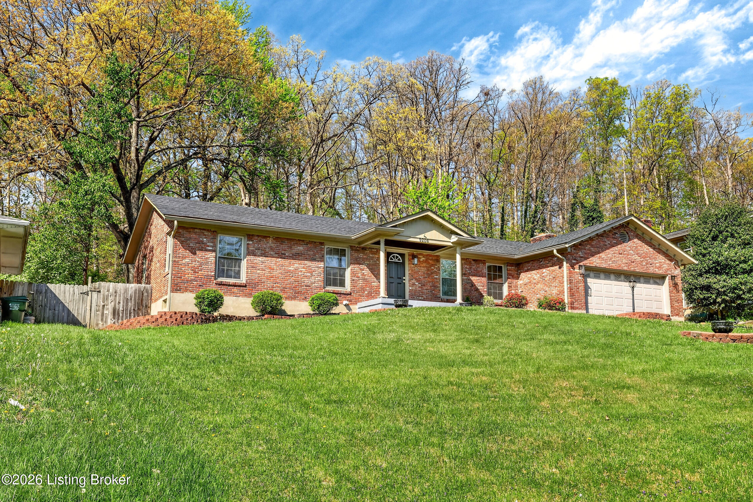 9206 Lakeridge Dr Property Photo 2
